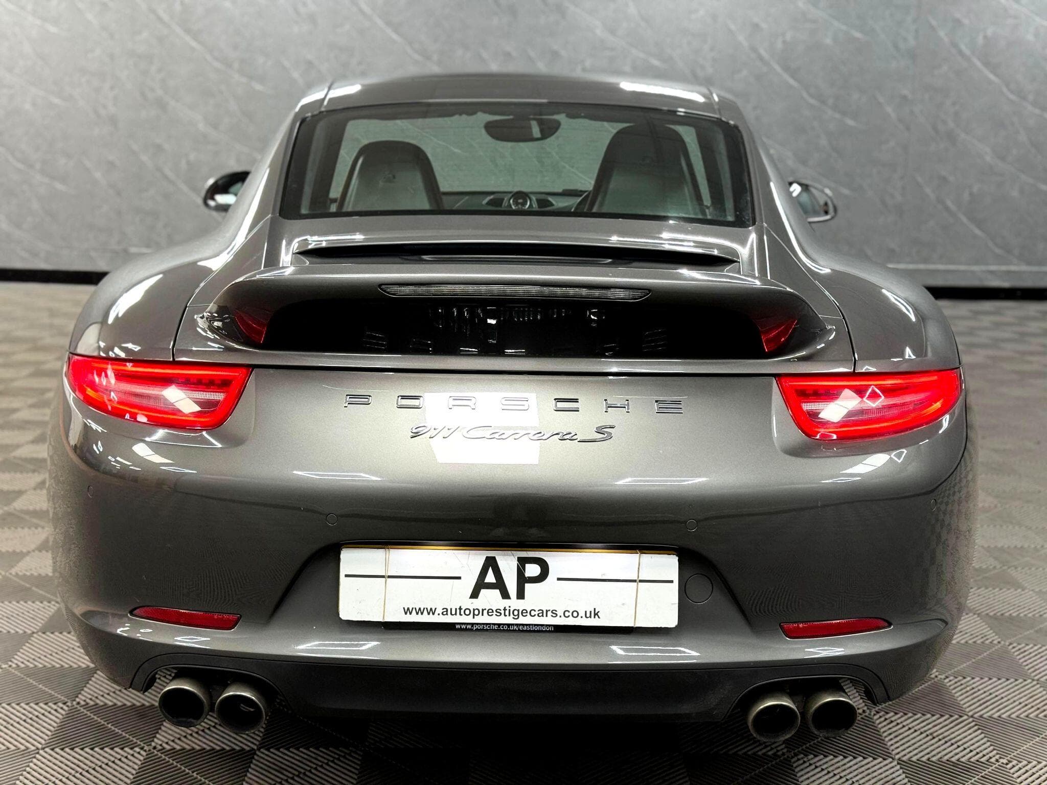 2015 Porsche 911 - Thumbnail 17