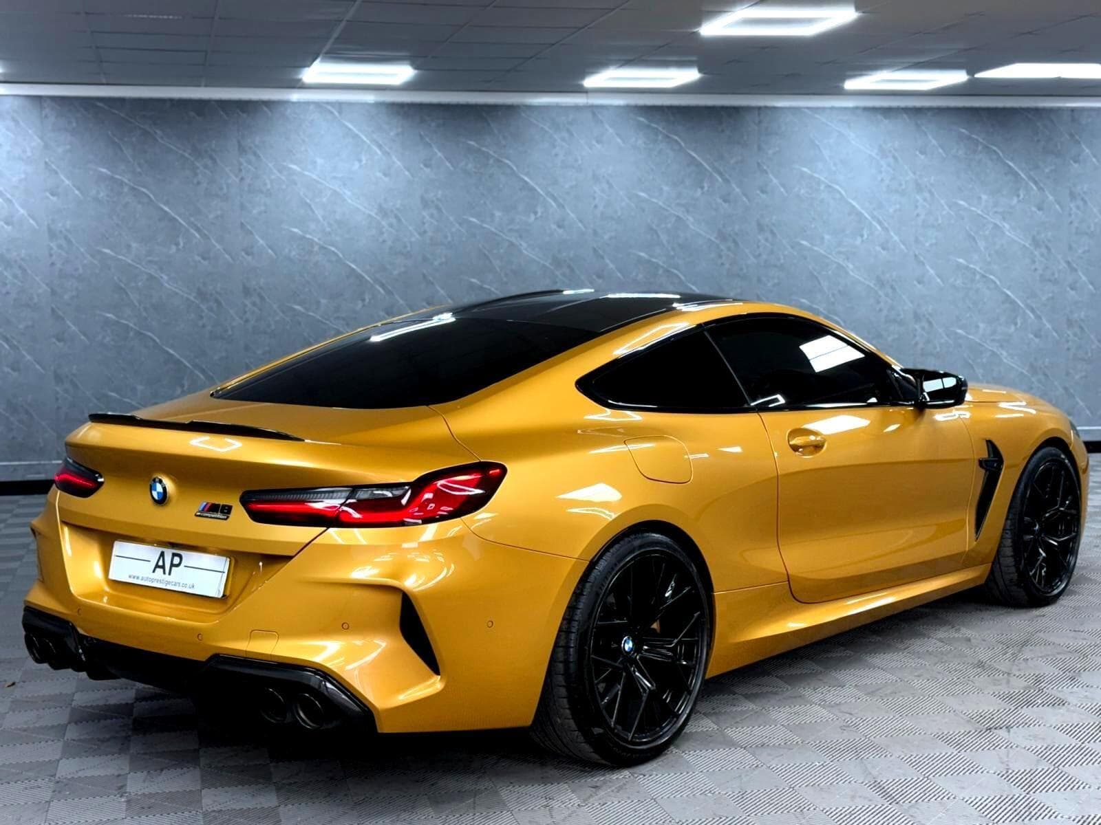 2022 BMW M8 - Thumbnail 41