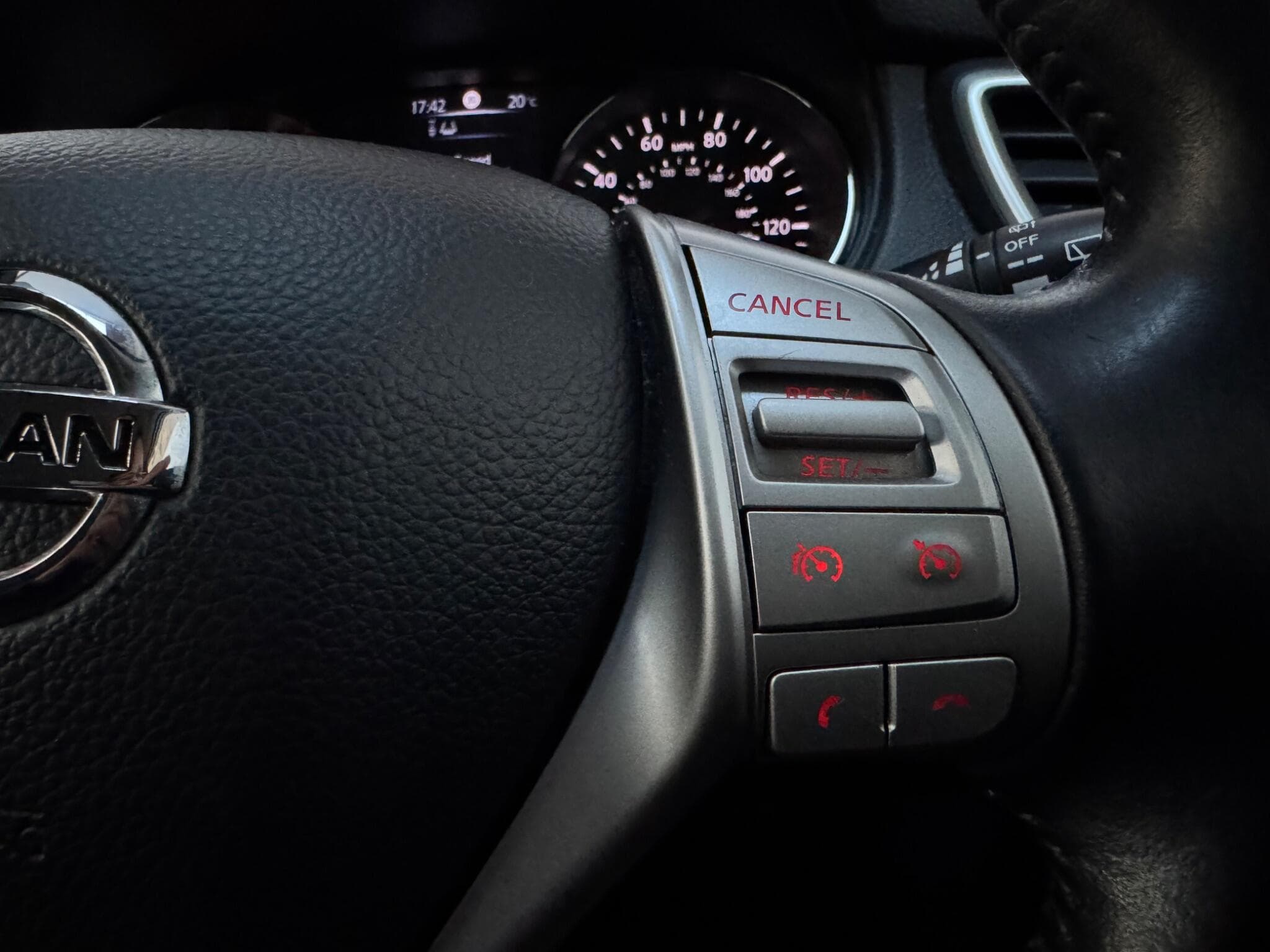 2016 Nissan Qashqai - Thumbnail 22