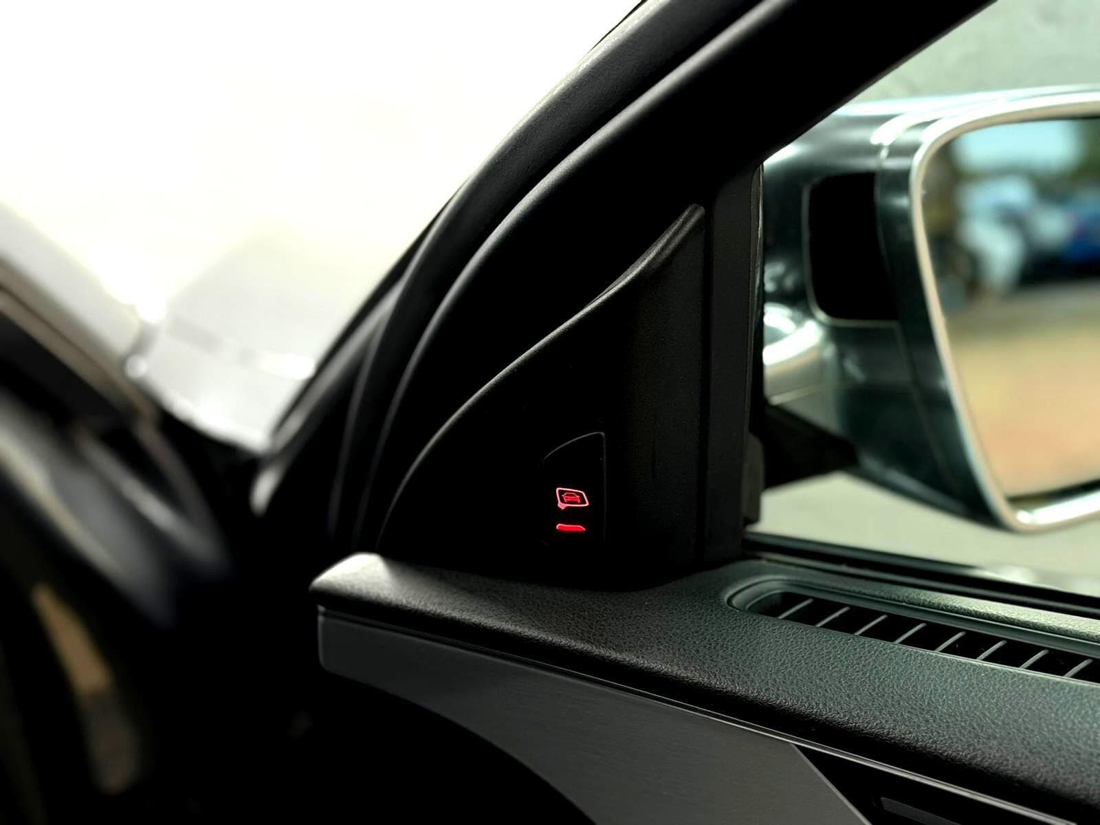2015 Audi S8 - Thumbnail 43