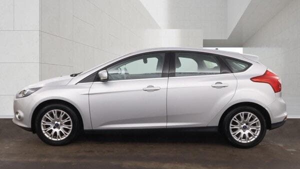 2012 Ford Focus - Thumbnail 6