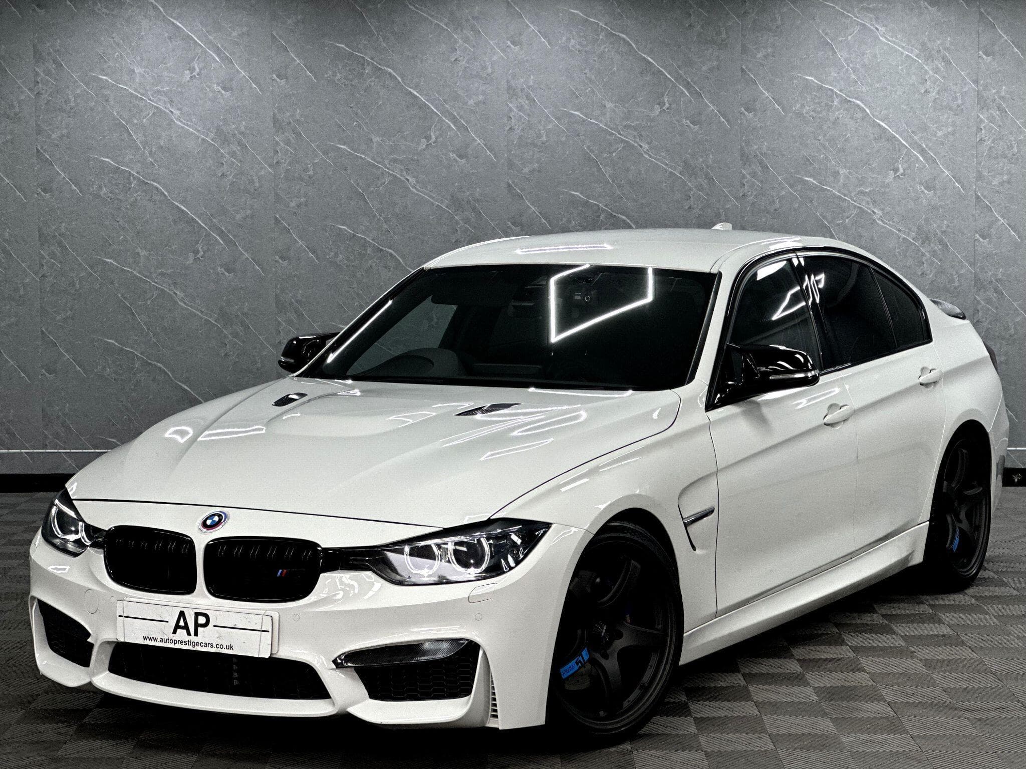 2015 BMW 3 Series - Thumbnail 4