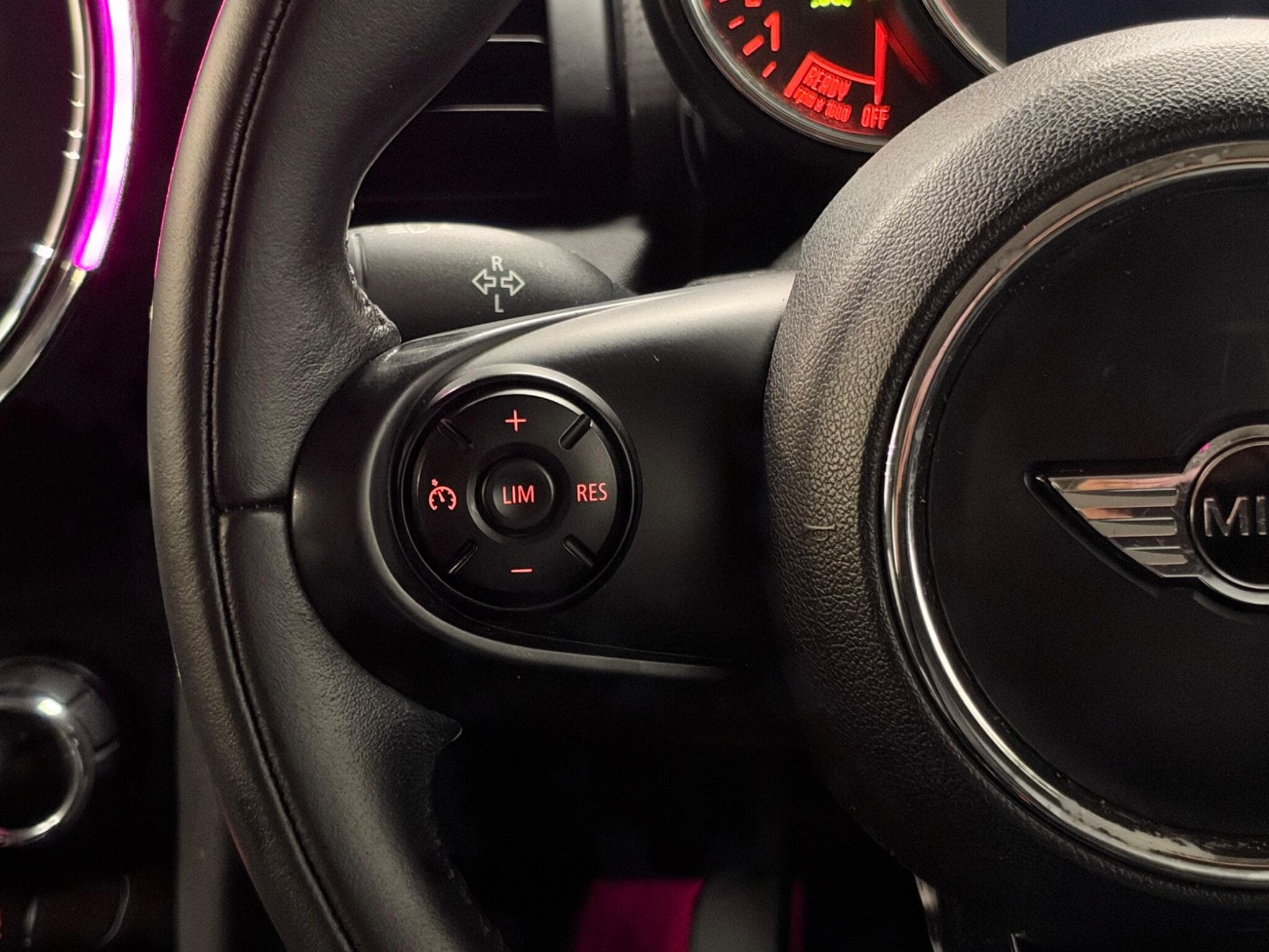 2015 MINI Hatch - Thumbnail 24