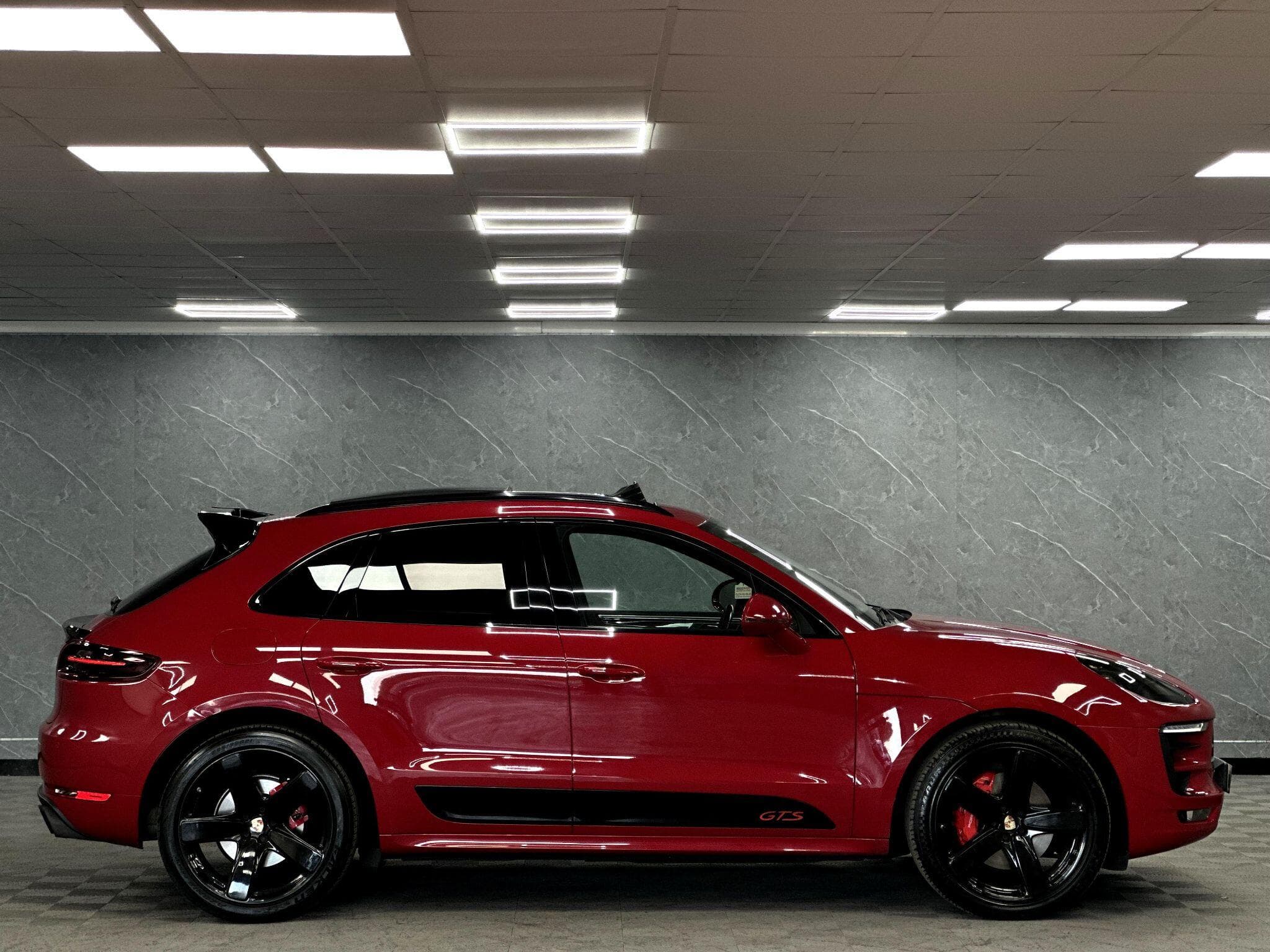 2016 Porsche Macan - Thumbnail 18
