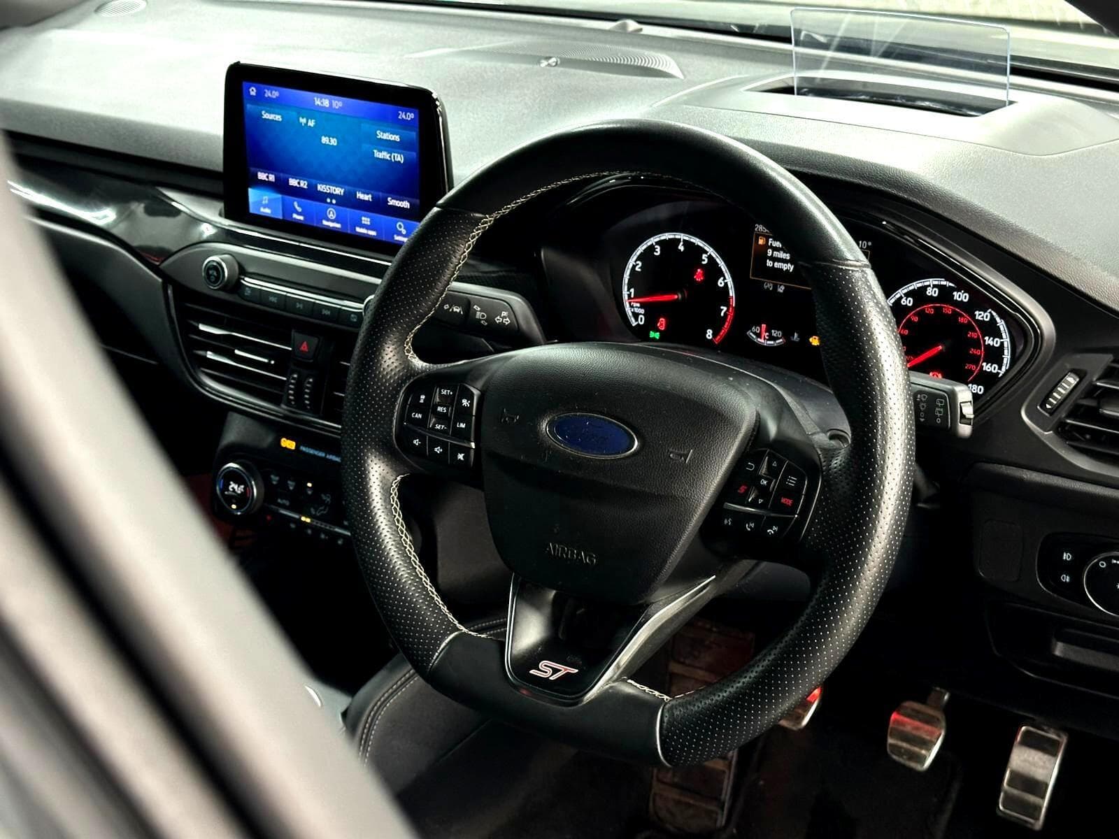 2020 Ford Focus - Thumbnail 11