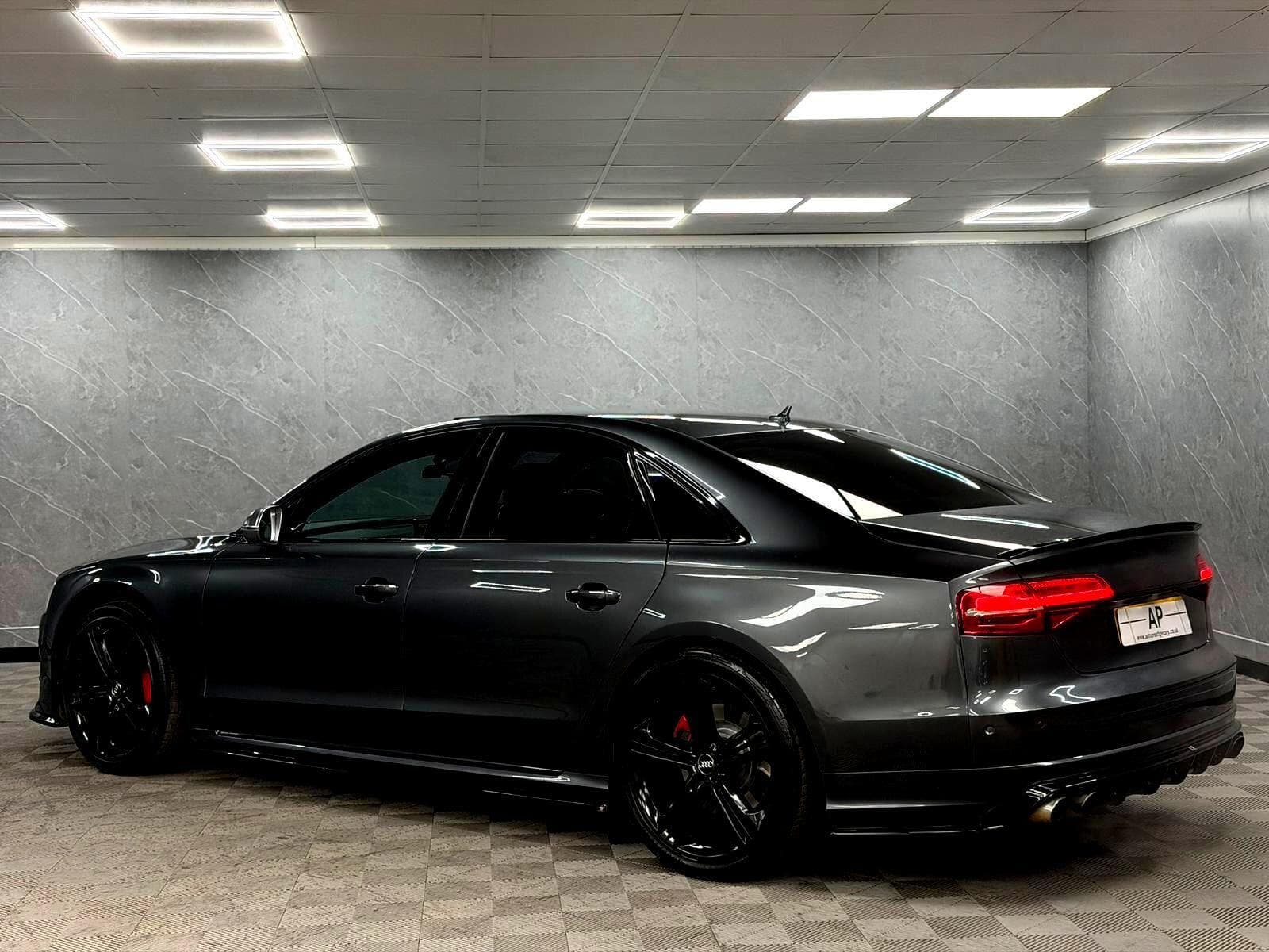 2015 Audi S8 - Thumbnail 25