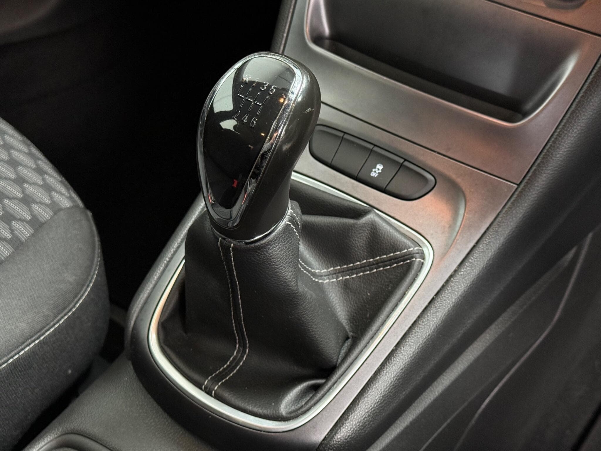 2016 Vauxhall Astra - Thumbnail 26