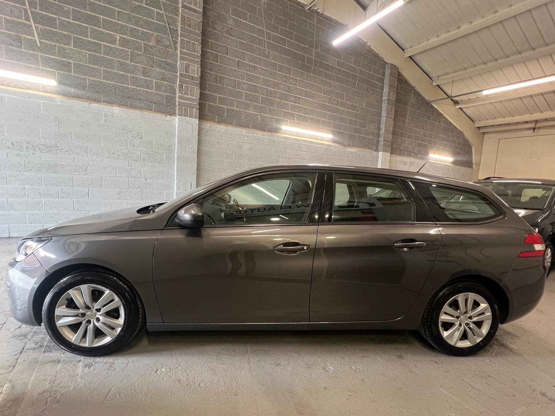 2017 Peugeot 308 SW - Thumbnail 15