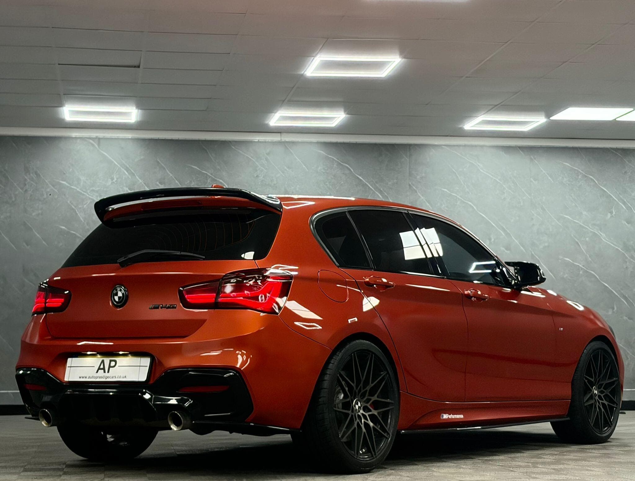 2017 BMW 1 Series - Thumbnail 2