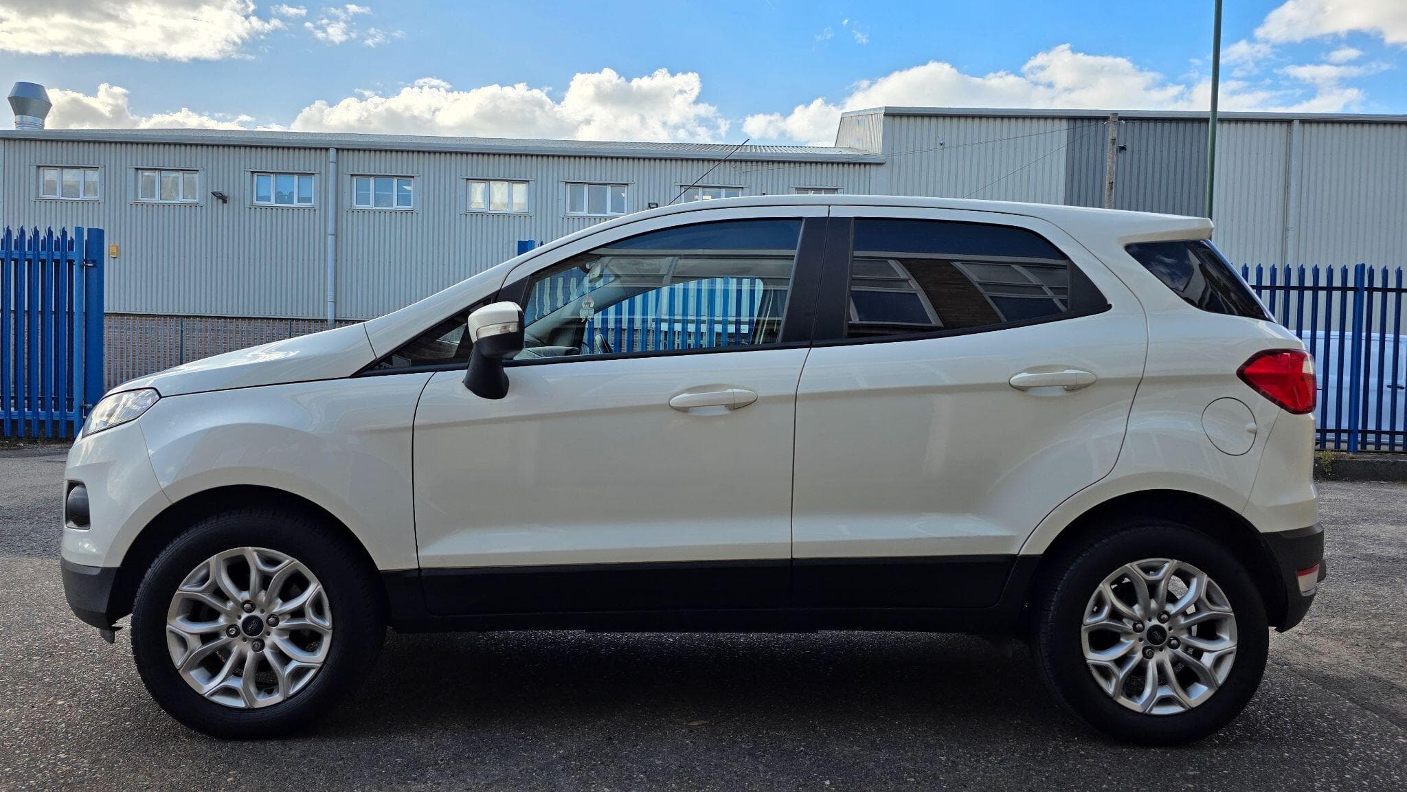 2017 Ford EcoSport - Thumbnail 4