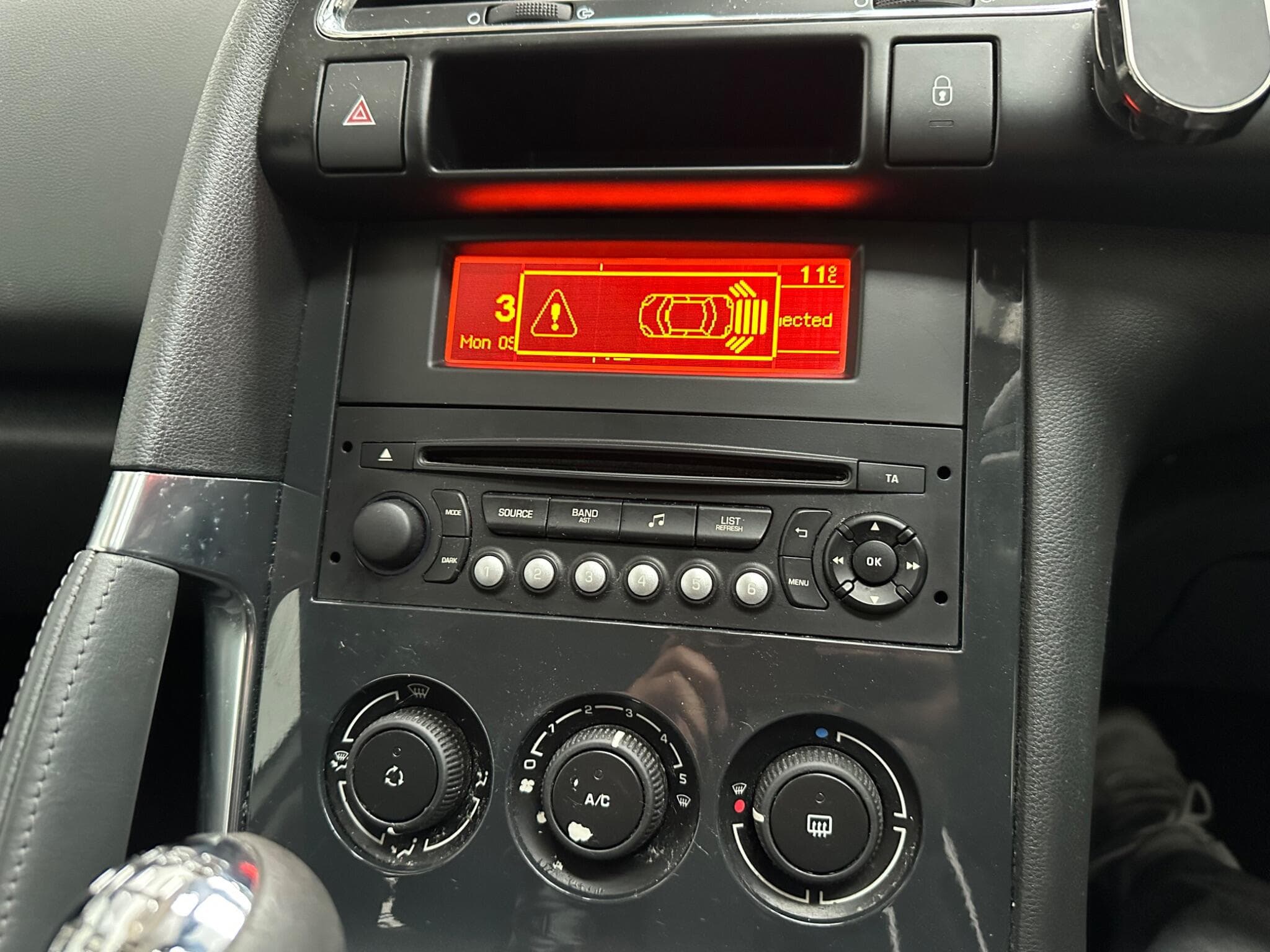 2016 Peugeot 3008 - Thumbnail 11