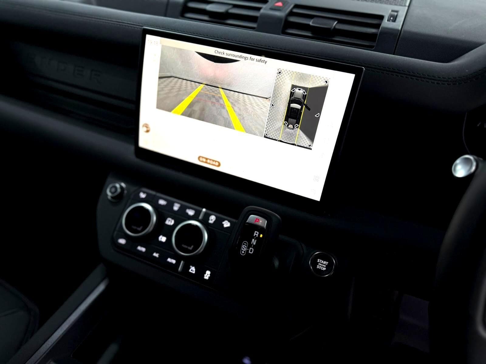 2025 Land Rover Defender 110 - Thumbnail 54