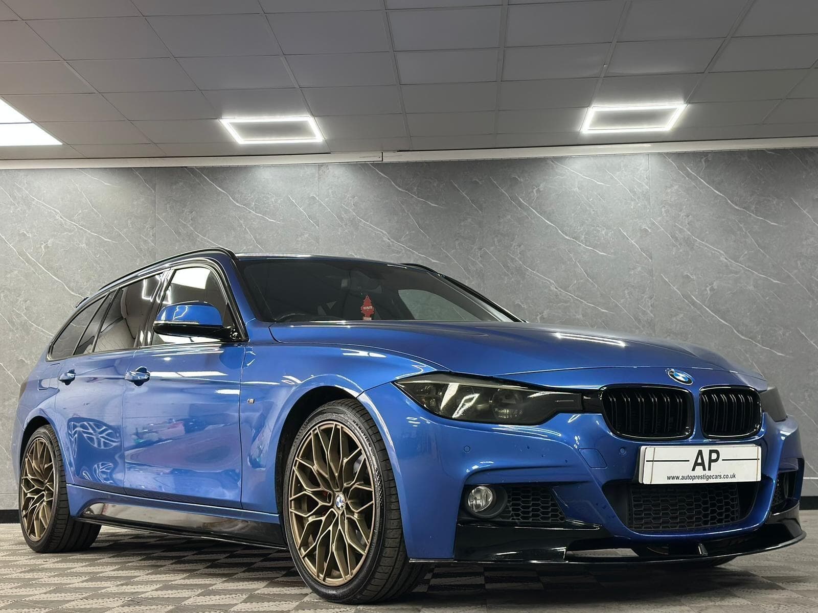 2015 BMW 3 Series - Thumbnail 8