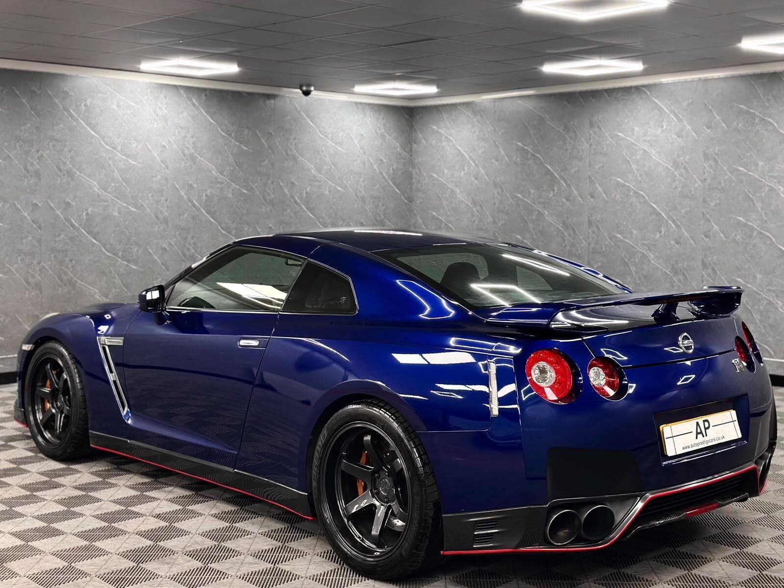 2012 Nissan GT-R - Thumbnail 40