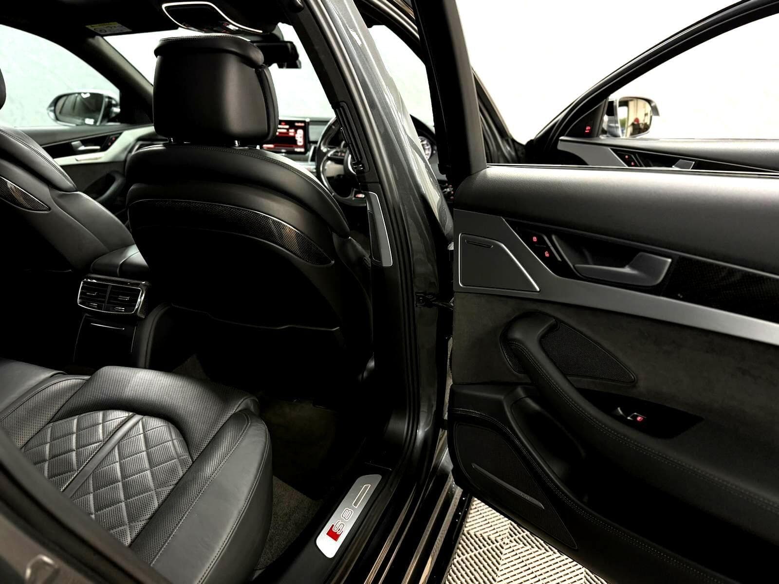 2015 Audi S8 - Thumbnail 61