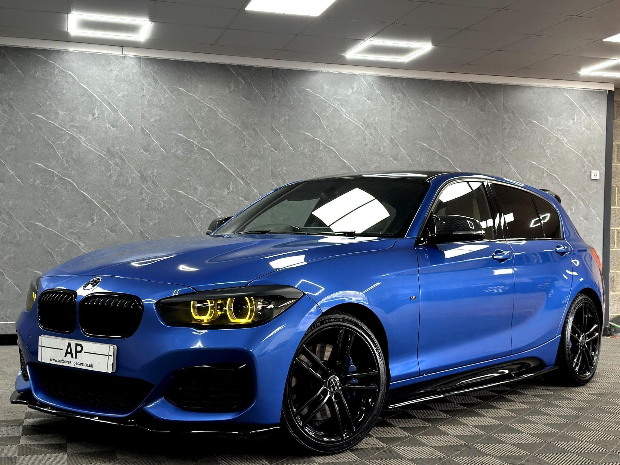 2017 BMW 1 Series - Thumbnail 6