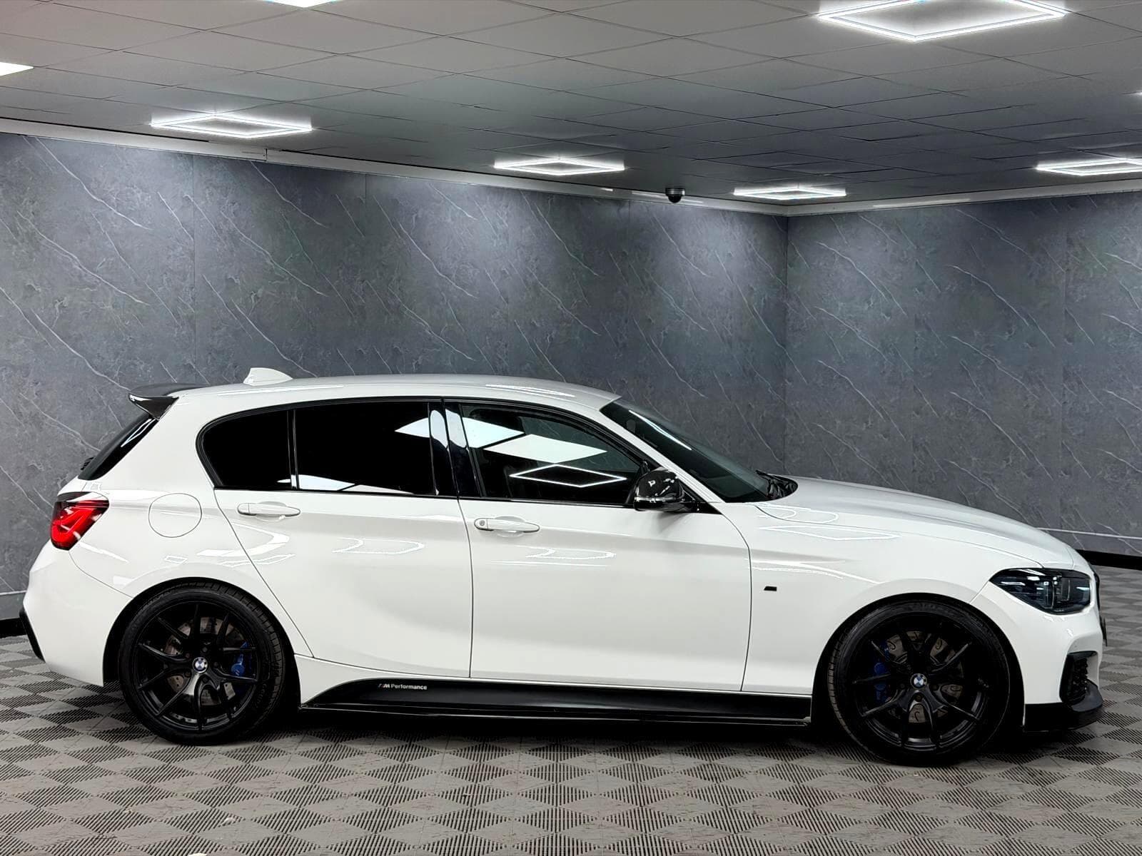 2018 BMW 1 Series - Thumbnail 24