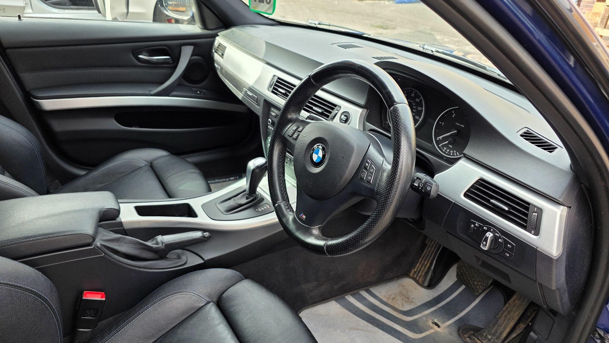 2012 BMW 3 Series - Thumbnail 11