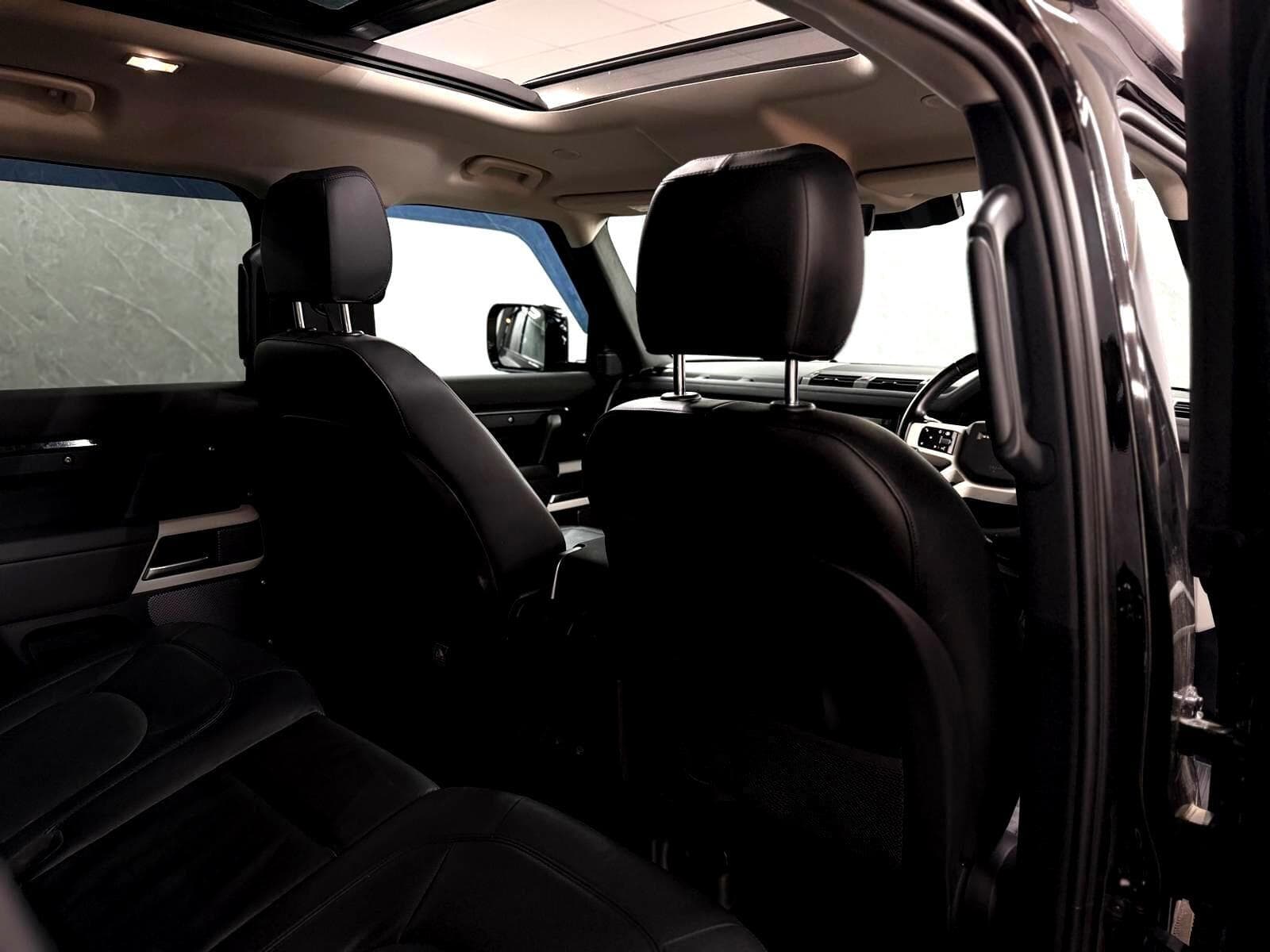 2024 Land Rover Defender 110 - Thumbnail 42