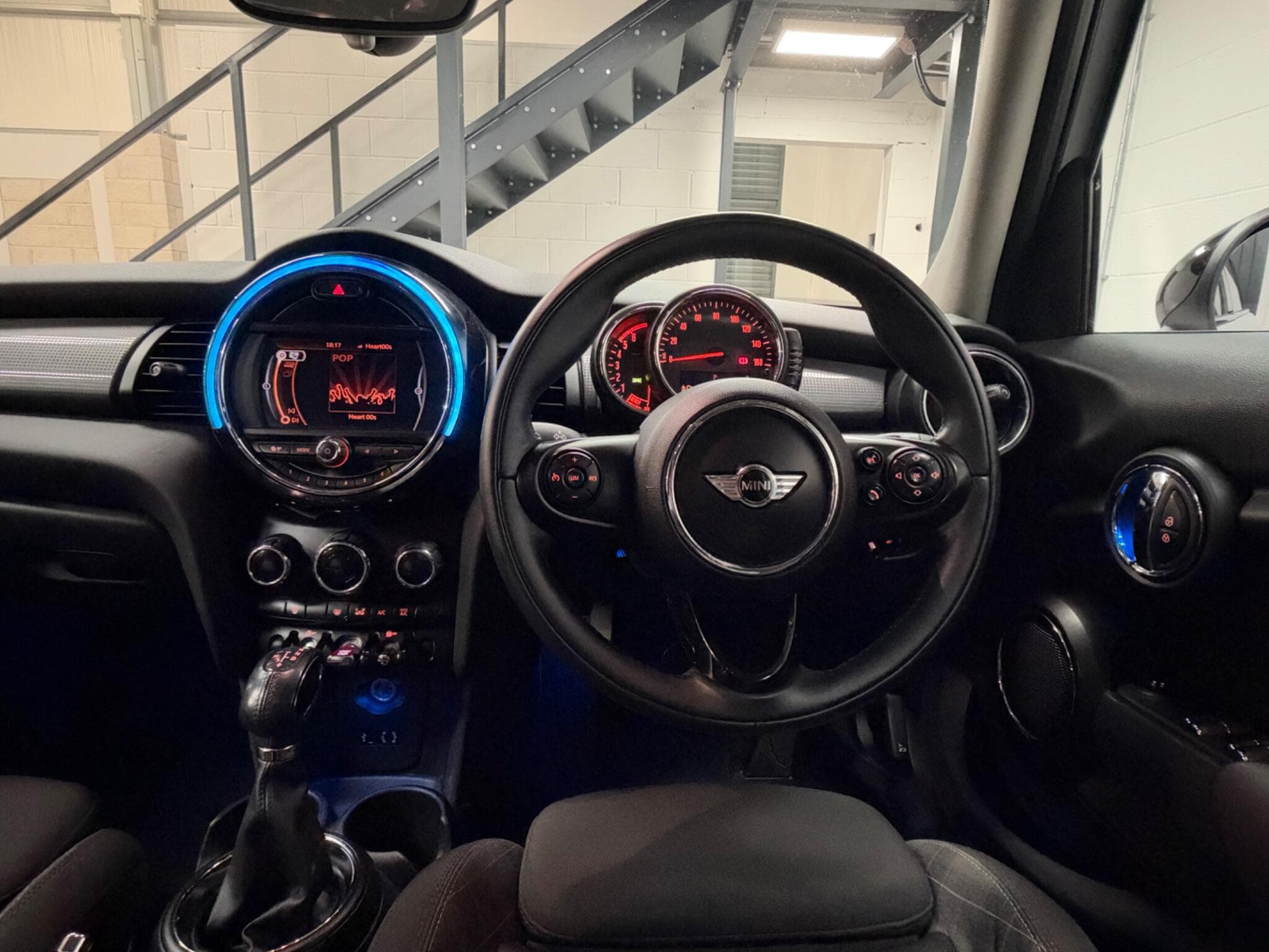 2015 MINI Hatch - Thumbnail 17