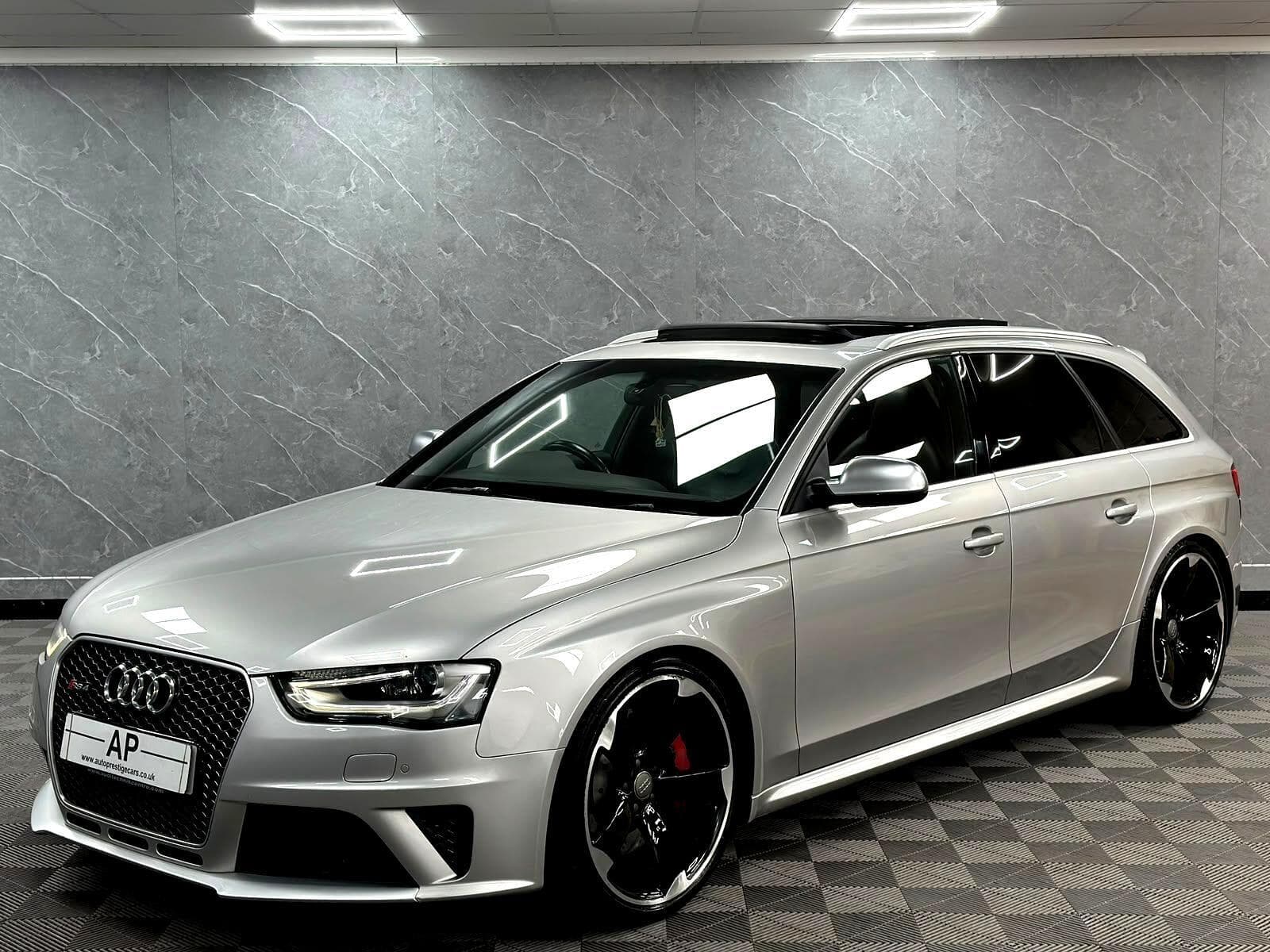 2015 Audi RS4 Avant - Thumbnail 31