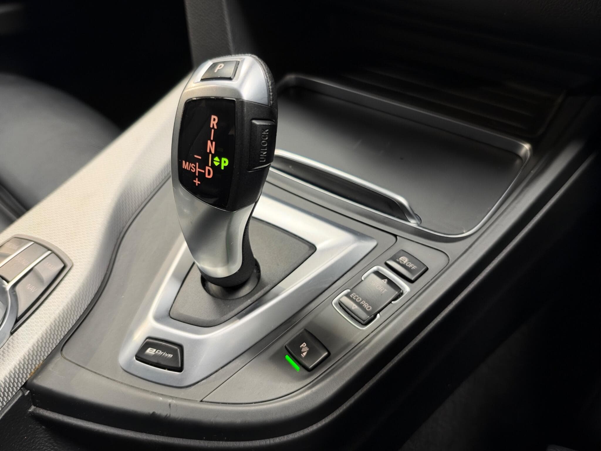 2017 BMW 3 Series - Thumbnail 19