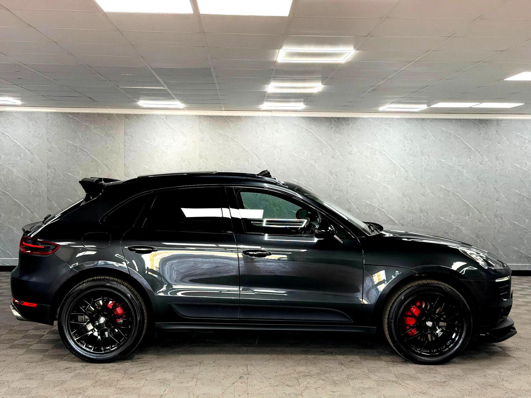 2017 Porsche Macan - Thumbnail 16