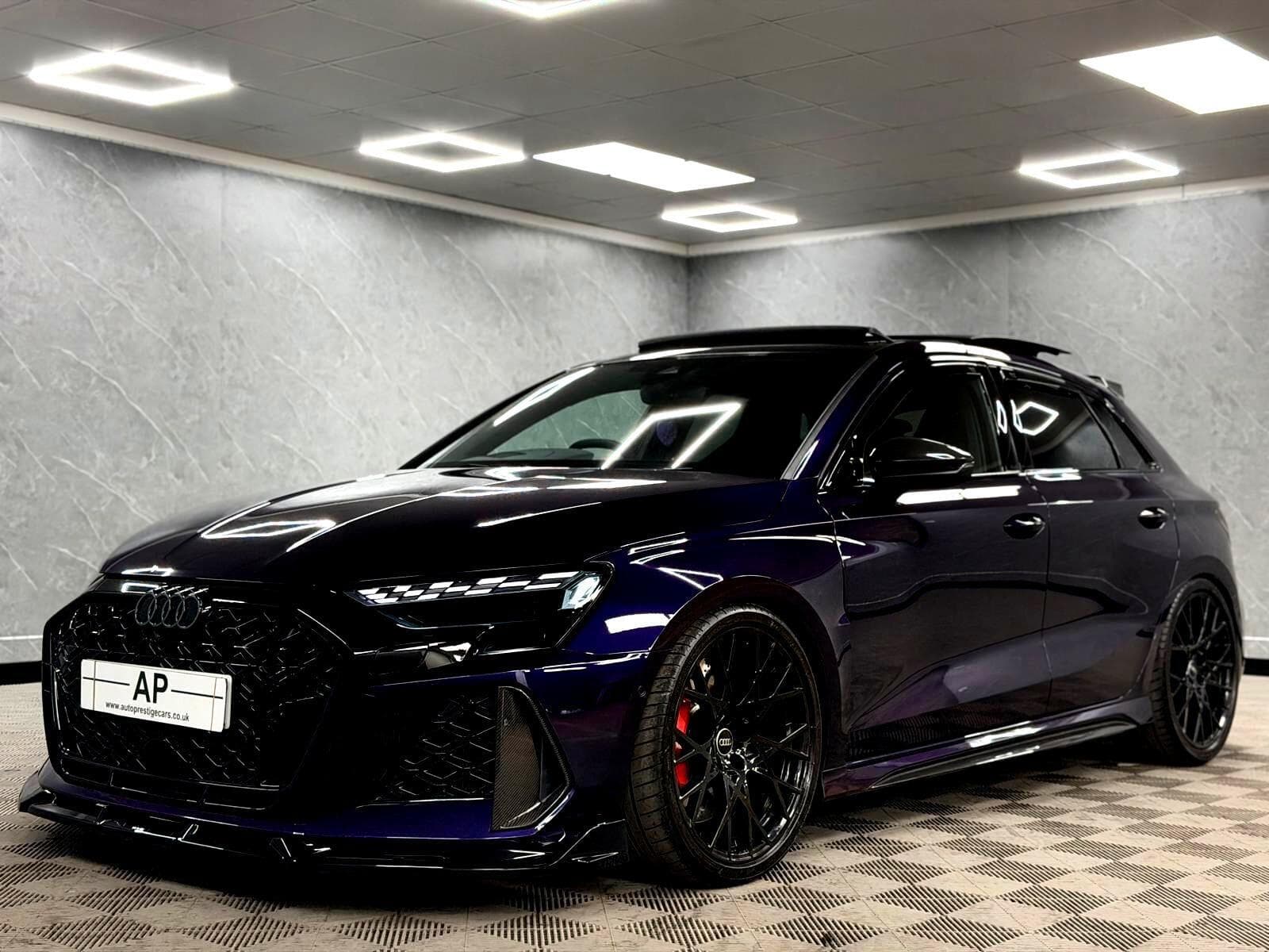 2025 Audi RS3 - Thumbnail 17