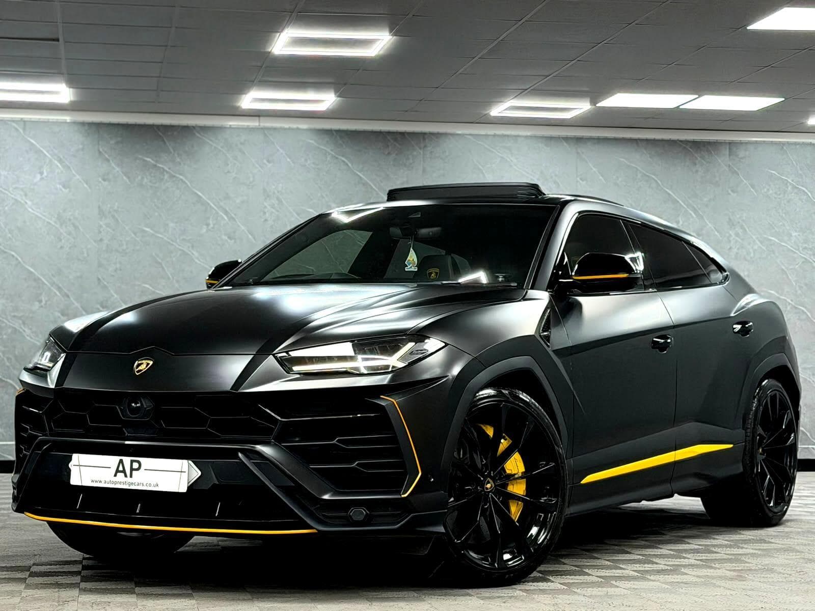2022 Lamborghini Urus - Thumbnail 11