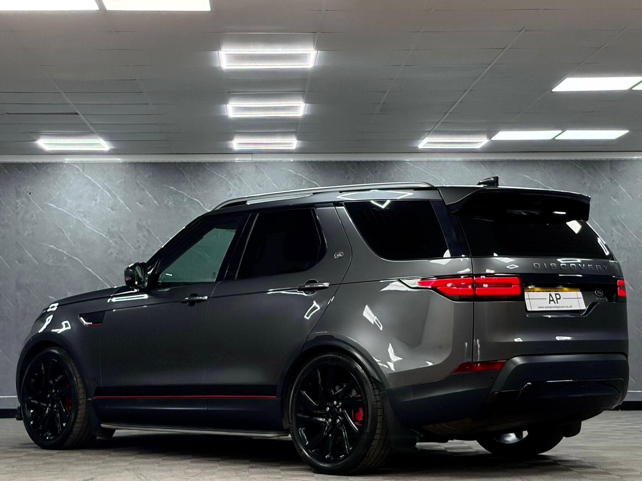 2017 Land Rover Discovery - Thumbnail 49