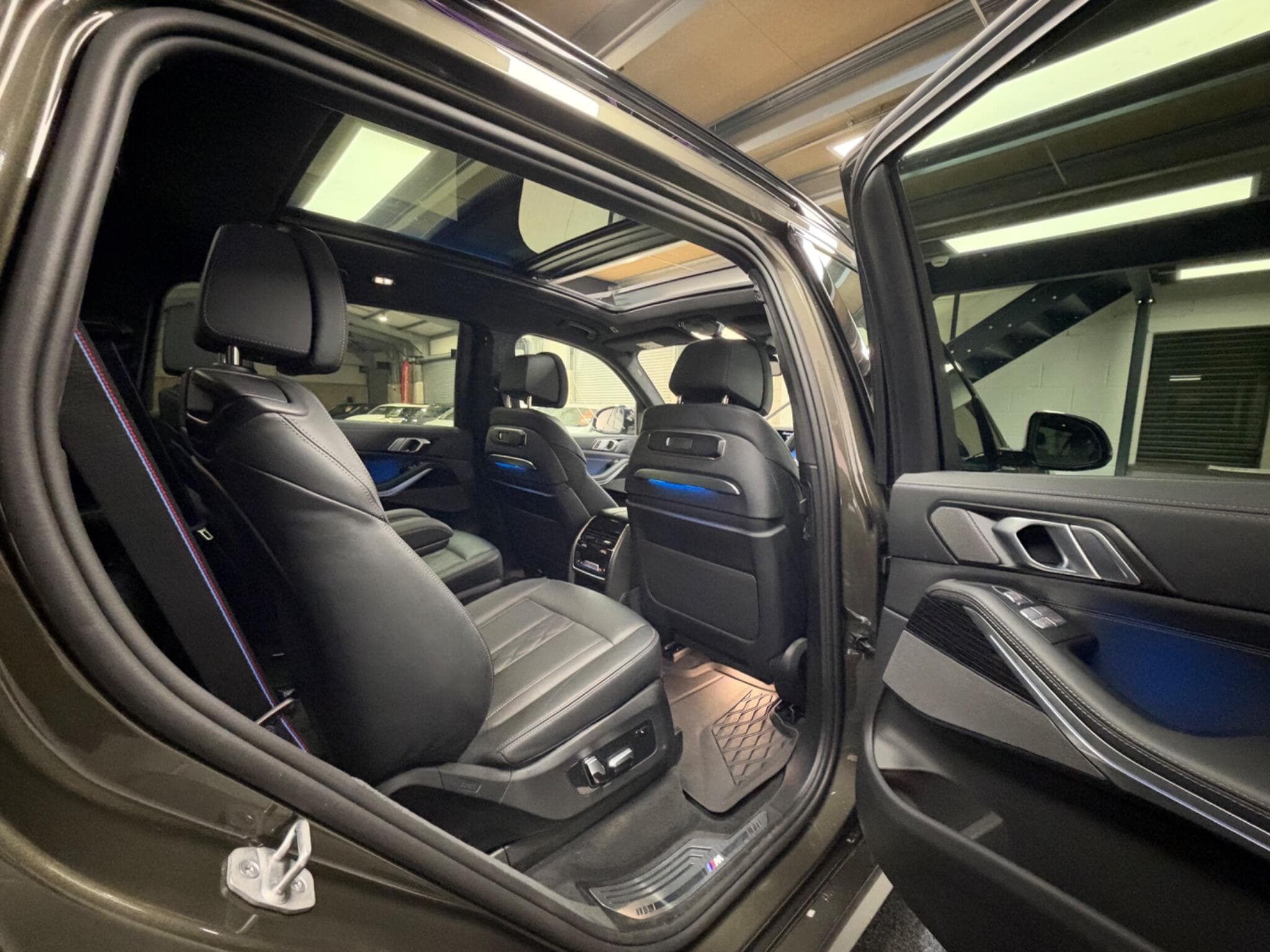 2024 BMW X7 - Thumbnail 24