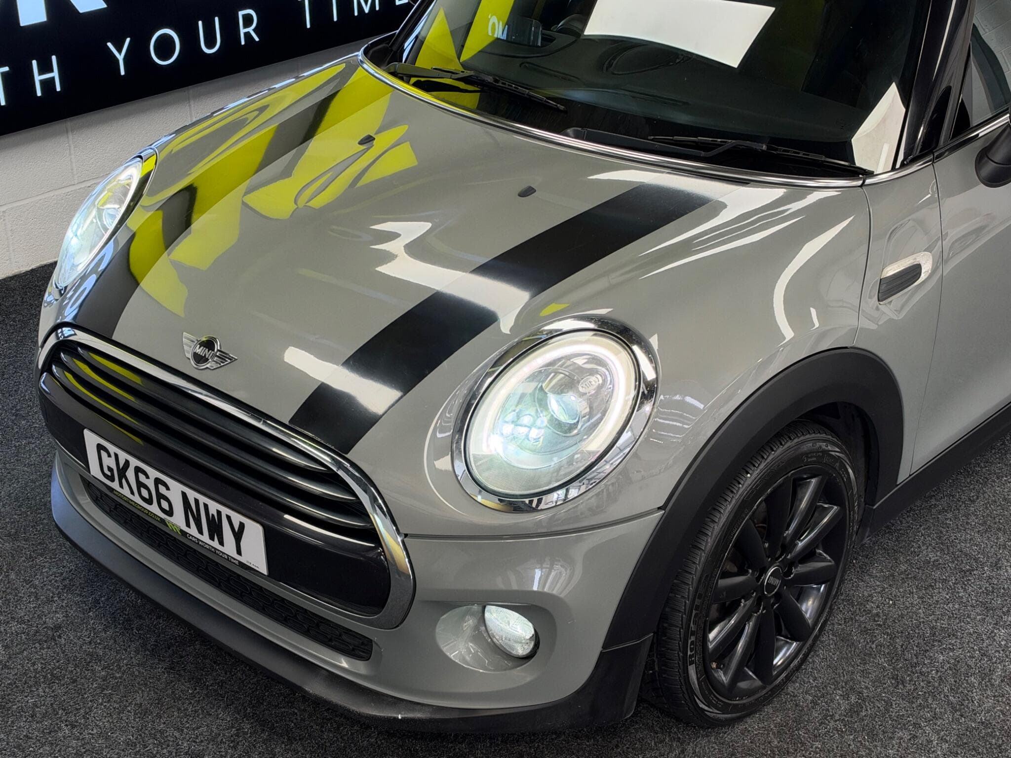 2016 MINI Hatch - Thumbnail 33