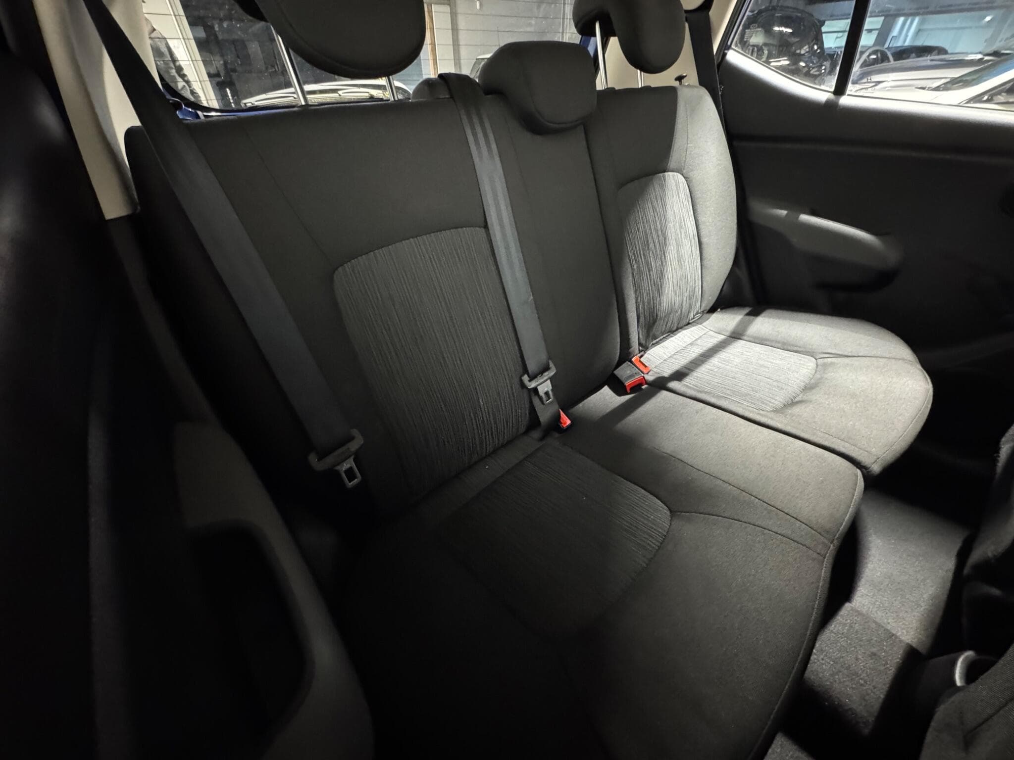 2013 Hyundai i10 - Thumbnail 9