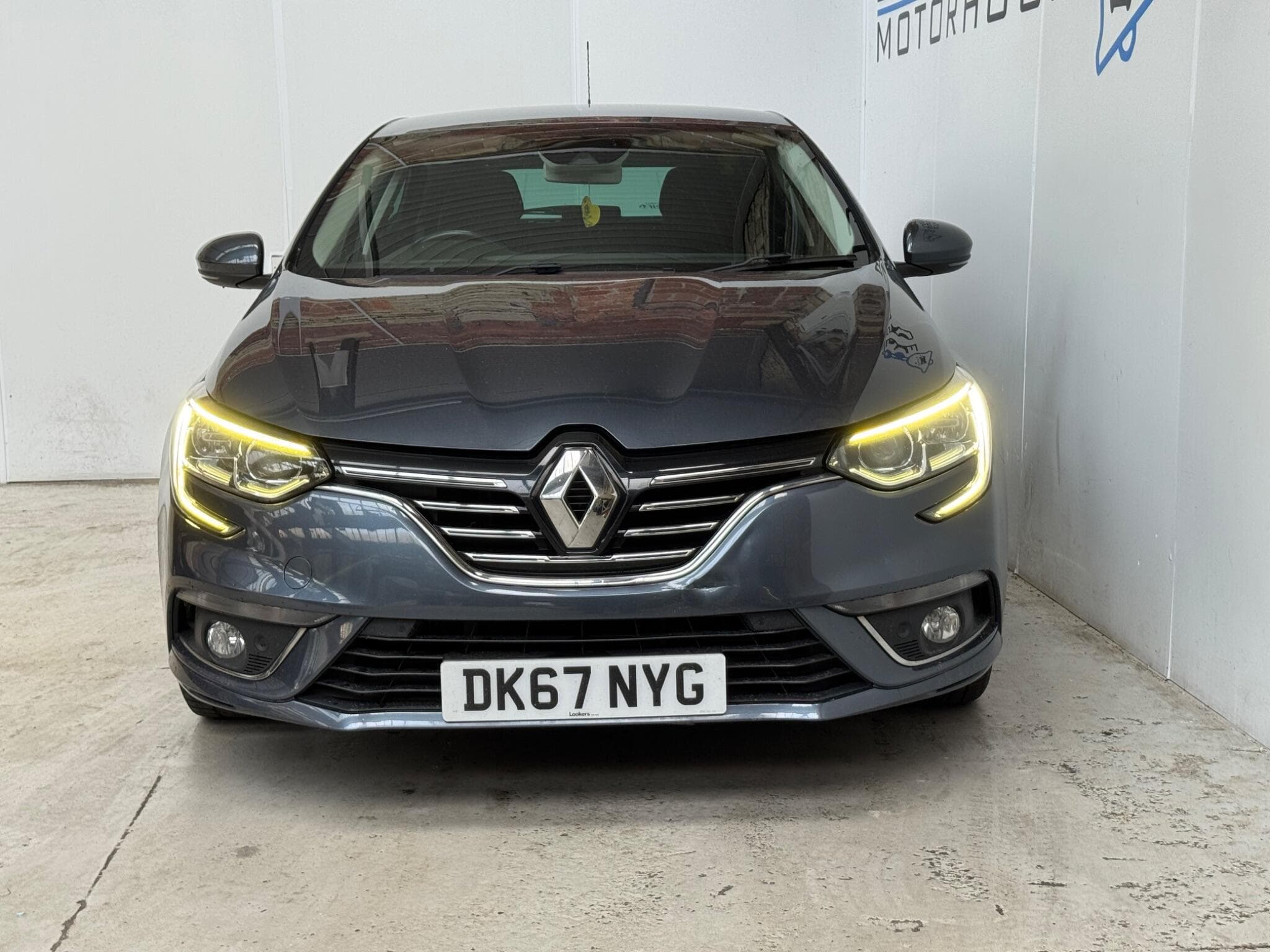 2017 Renault Megane - Thumbnail 2