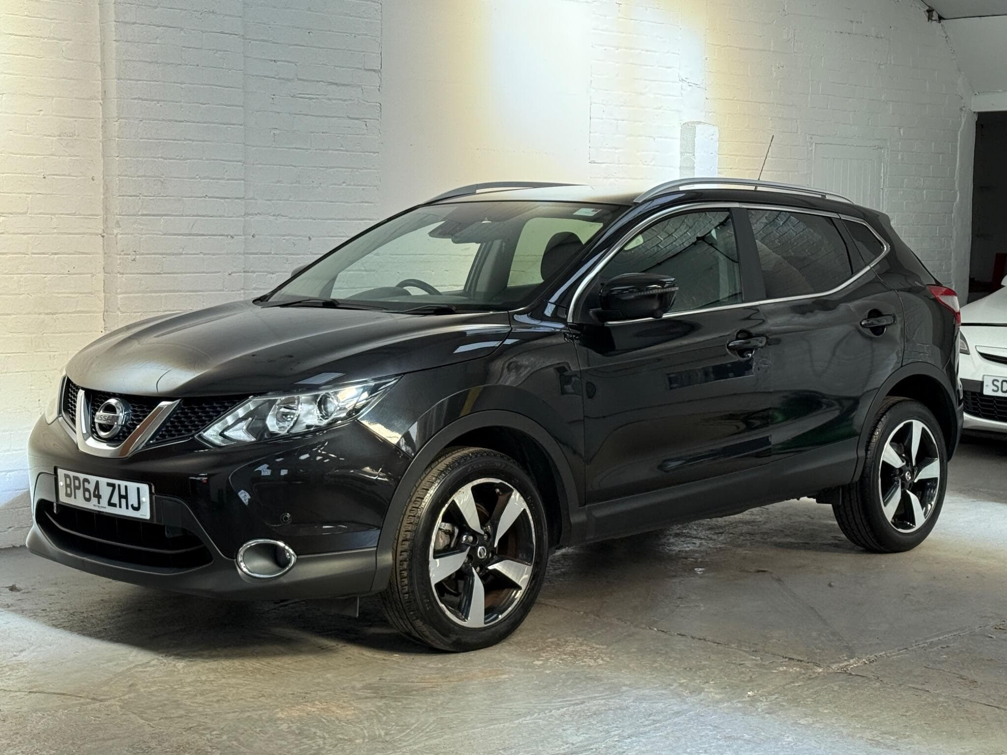 2015 Nissan Qashqai - Thumbnail 3