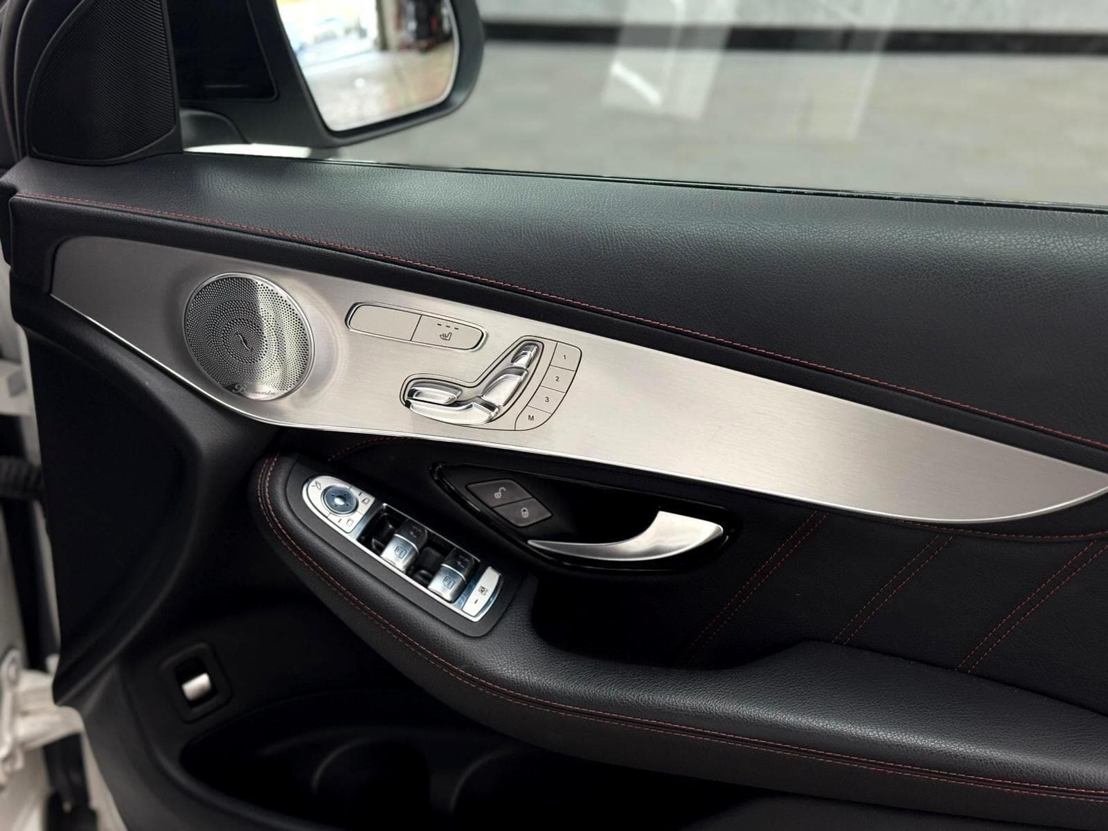 2018 Mercedes-Benz GLC - Thumbnail 36