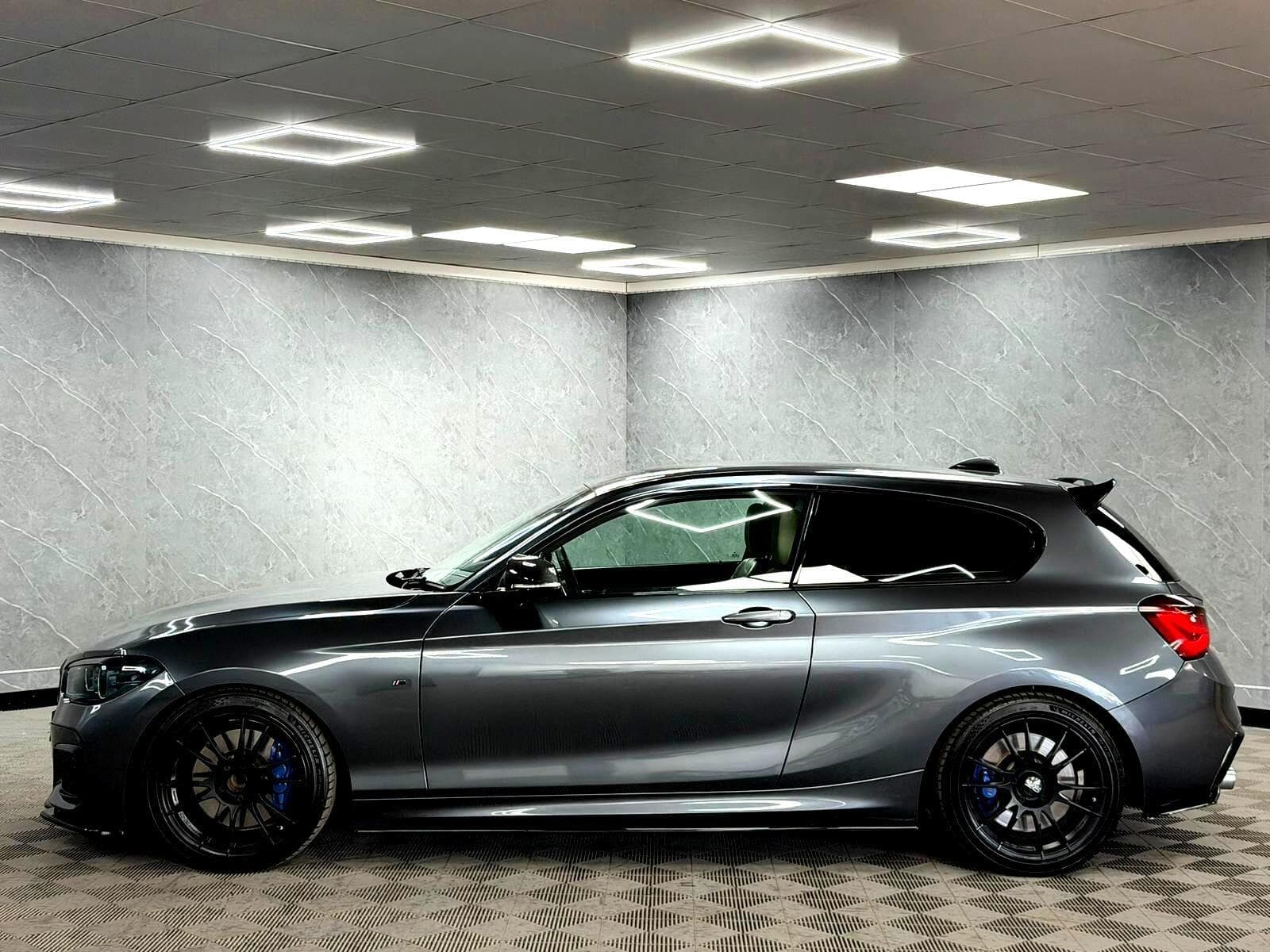 2017 BMW 1 Series - Thumbnail 16