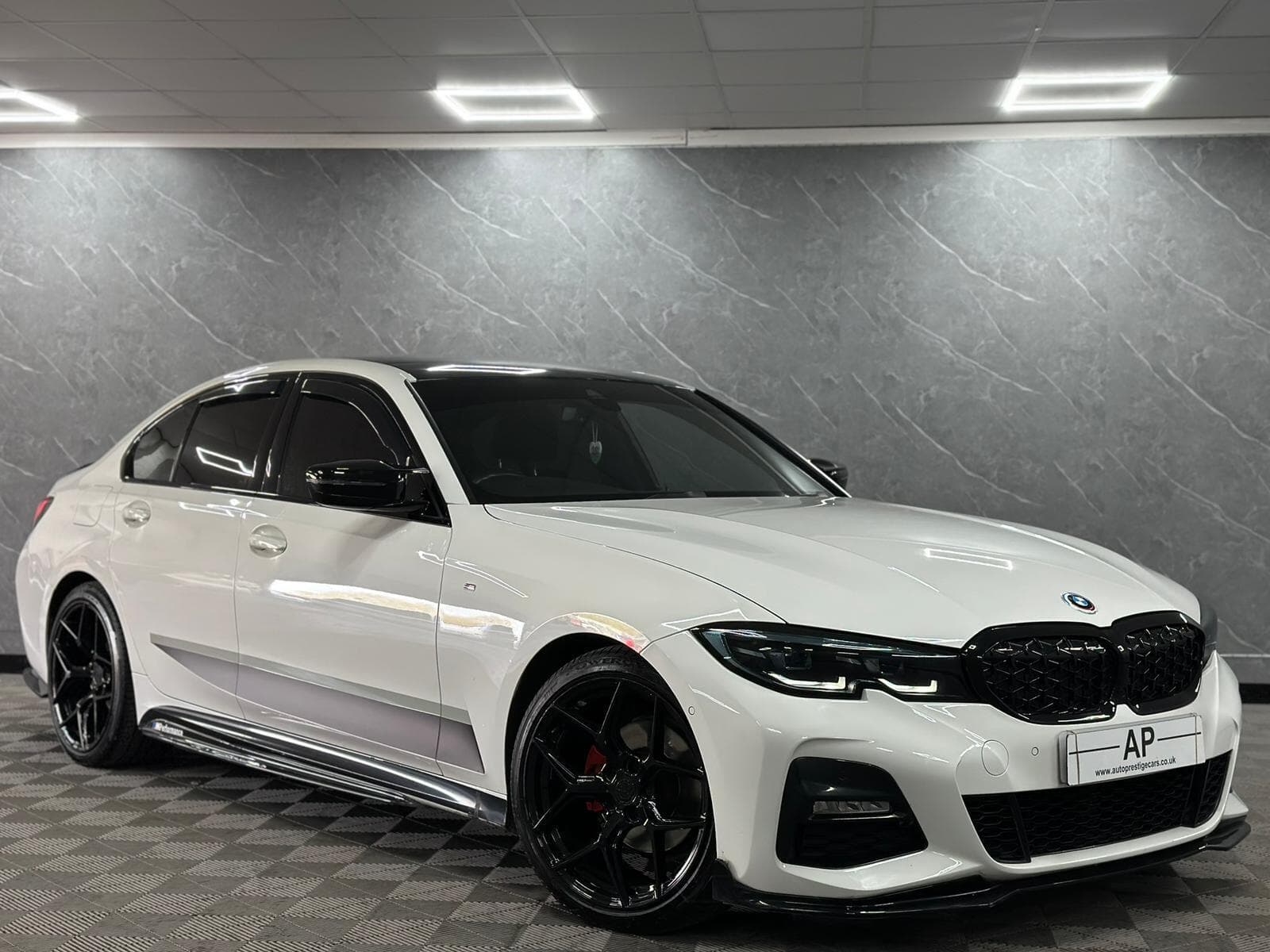 2020 BMW 3 Series - Thumbnail 32