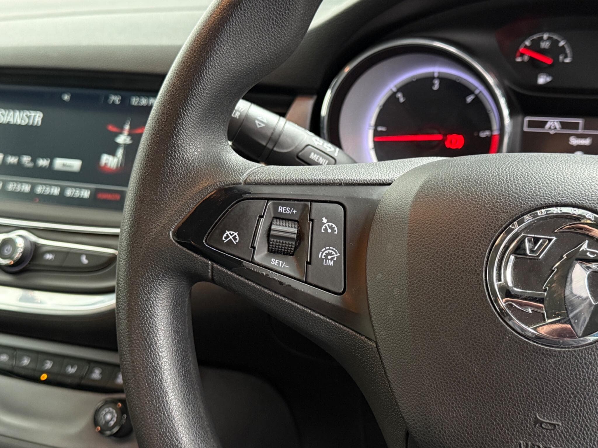 2016 Vauxhall Astra - Thumbnail 19