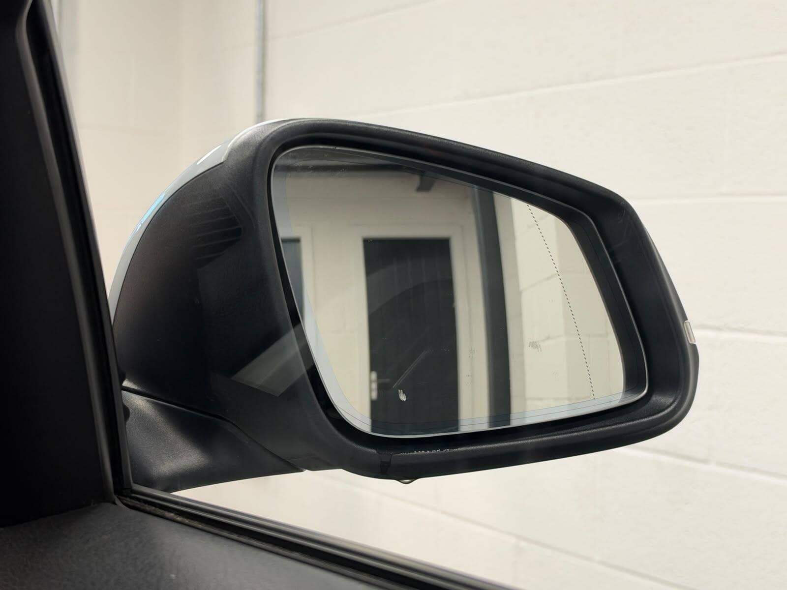2012 BMW 1 Series - Thumbnail 37