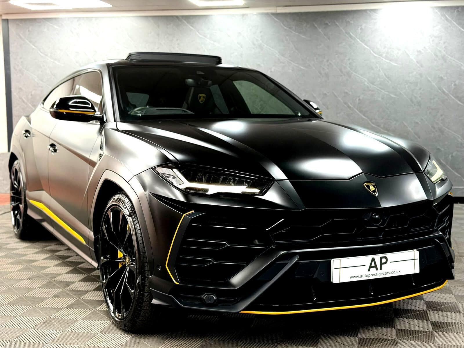2022 Lamborghini Urus - Thumbnail 24
