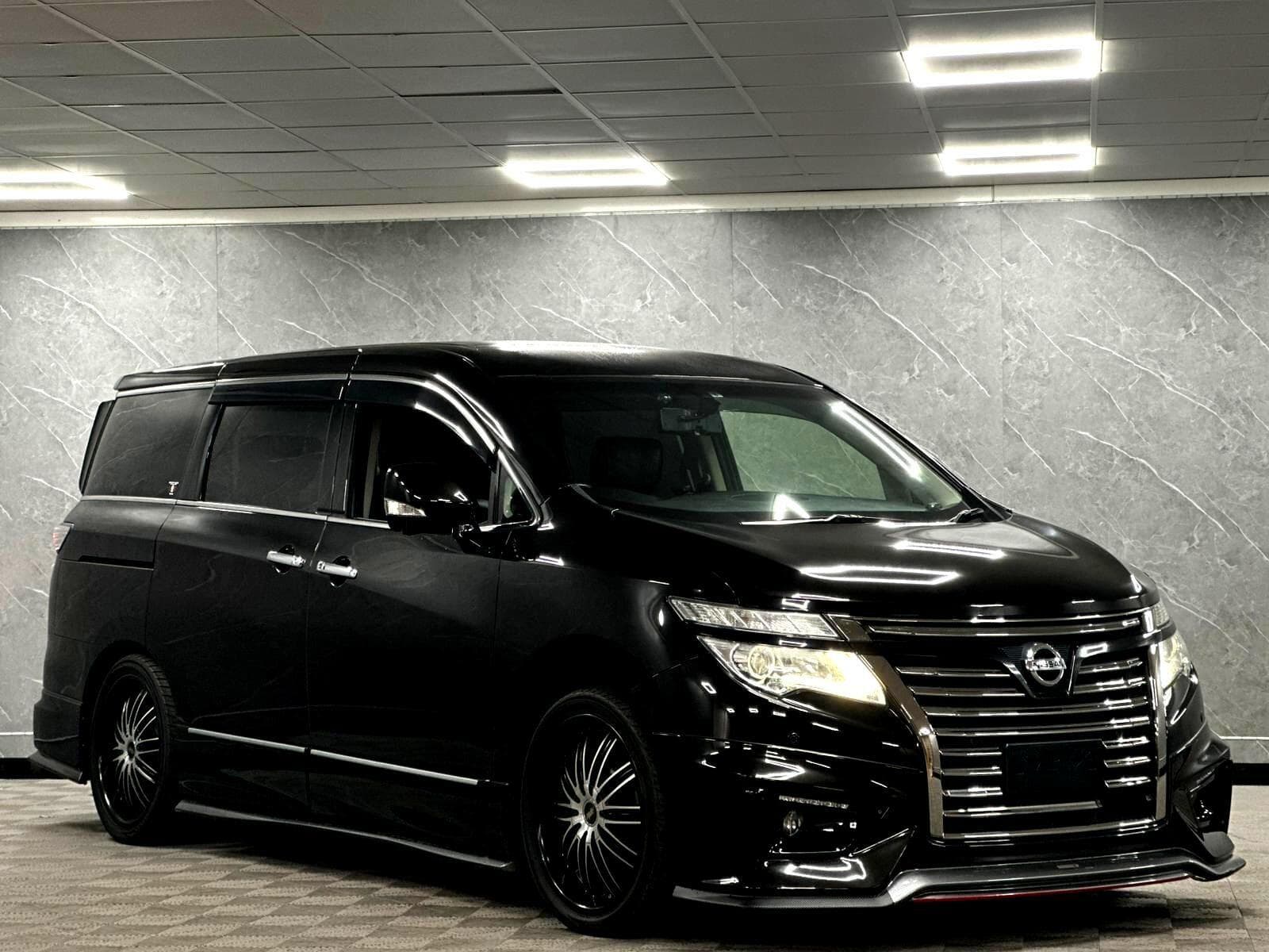 2015 Nissan Elgrand - Image 4
