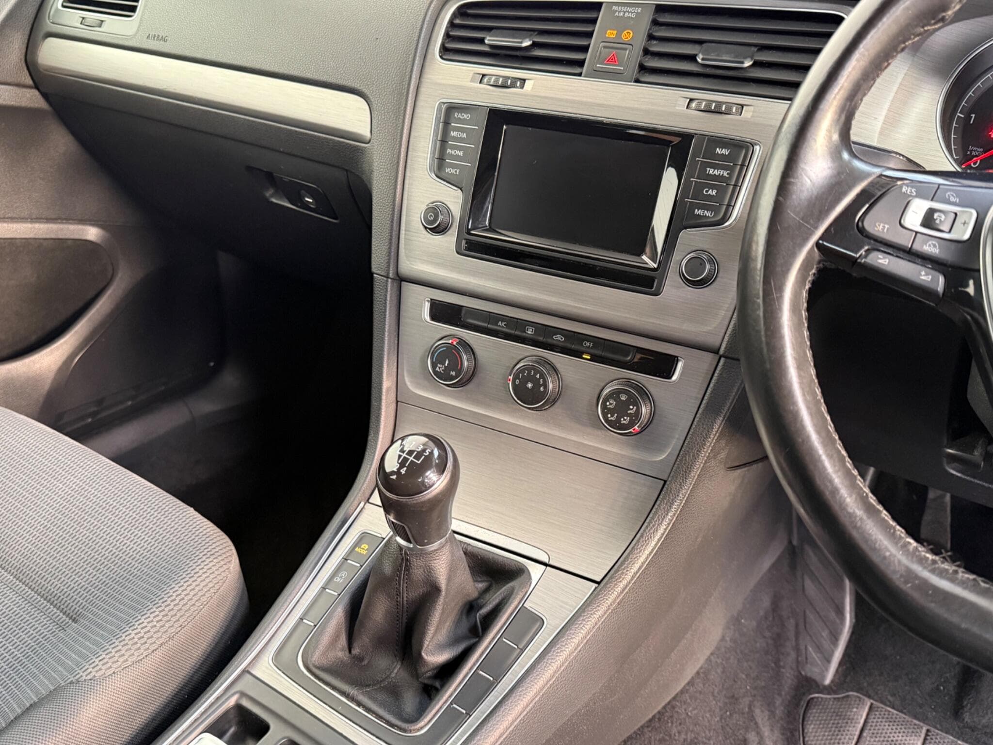 2014 Volkswagen Golf - Thumbnail 24