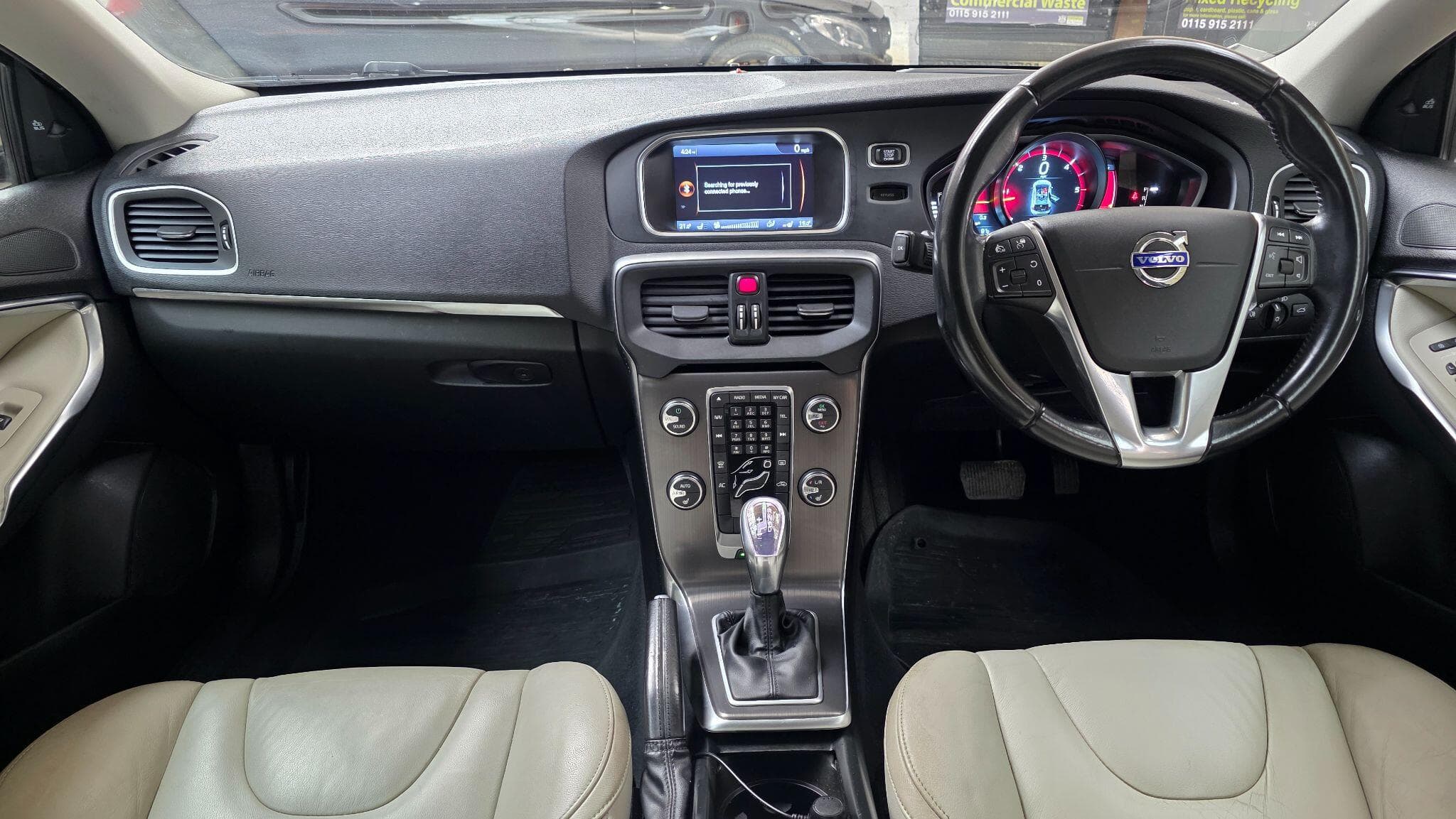 2013 Volvo V40 - Thumbnail 11