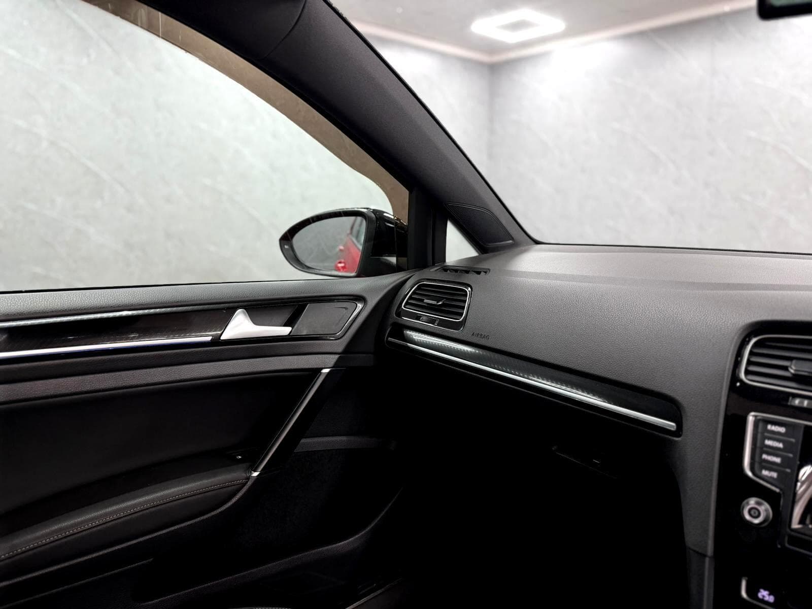2015 Volkswagen Golf - Thumbnail 51