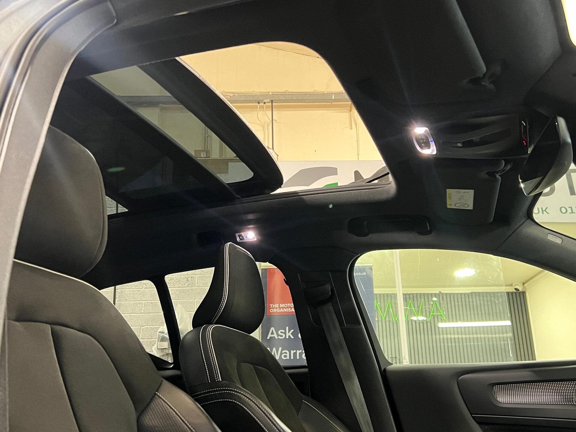 2018 Volvo XC40 - Thumbnail 29