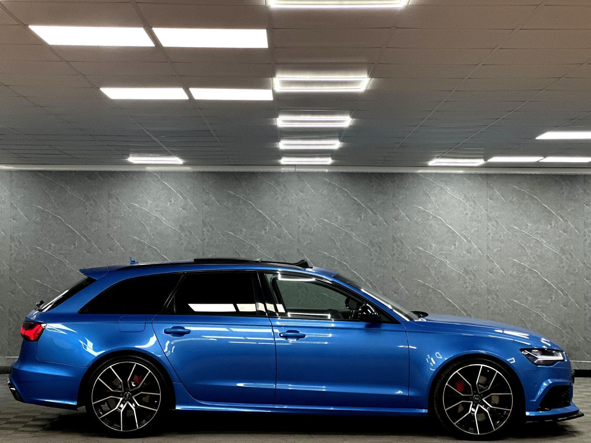 2017 Audi RS6 Avant - Thumbnail 10