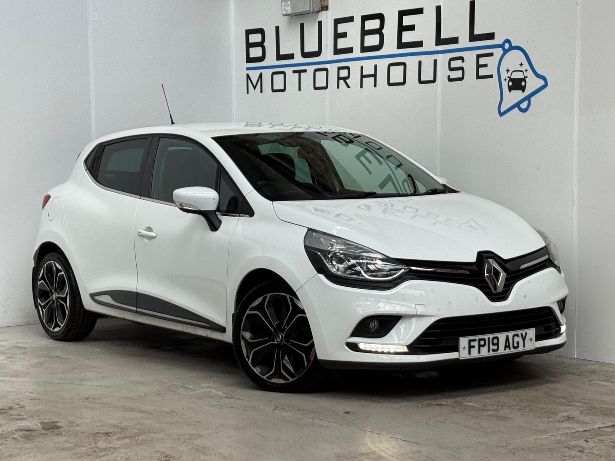 2019 Renault Clio - Image 1