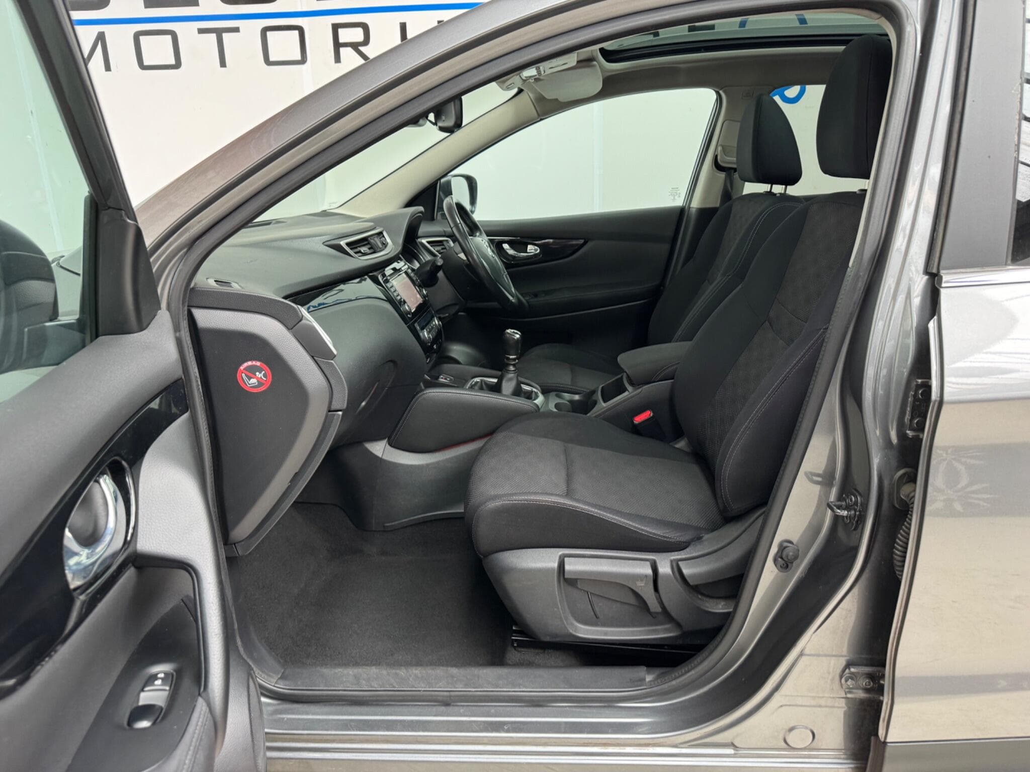 2016 Nissan Qashqai - Thumbnail 10