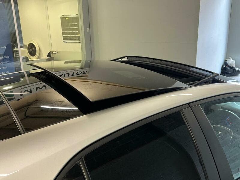 2019 Toyota Corolla - Thumbnail 19